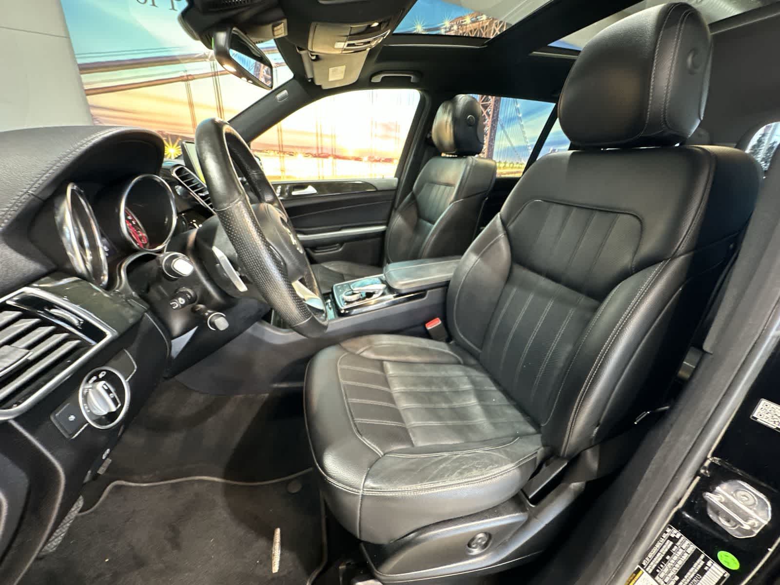 Thumbnail: 2019 Mercedes-Benz GLS - 23