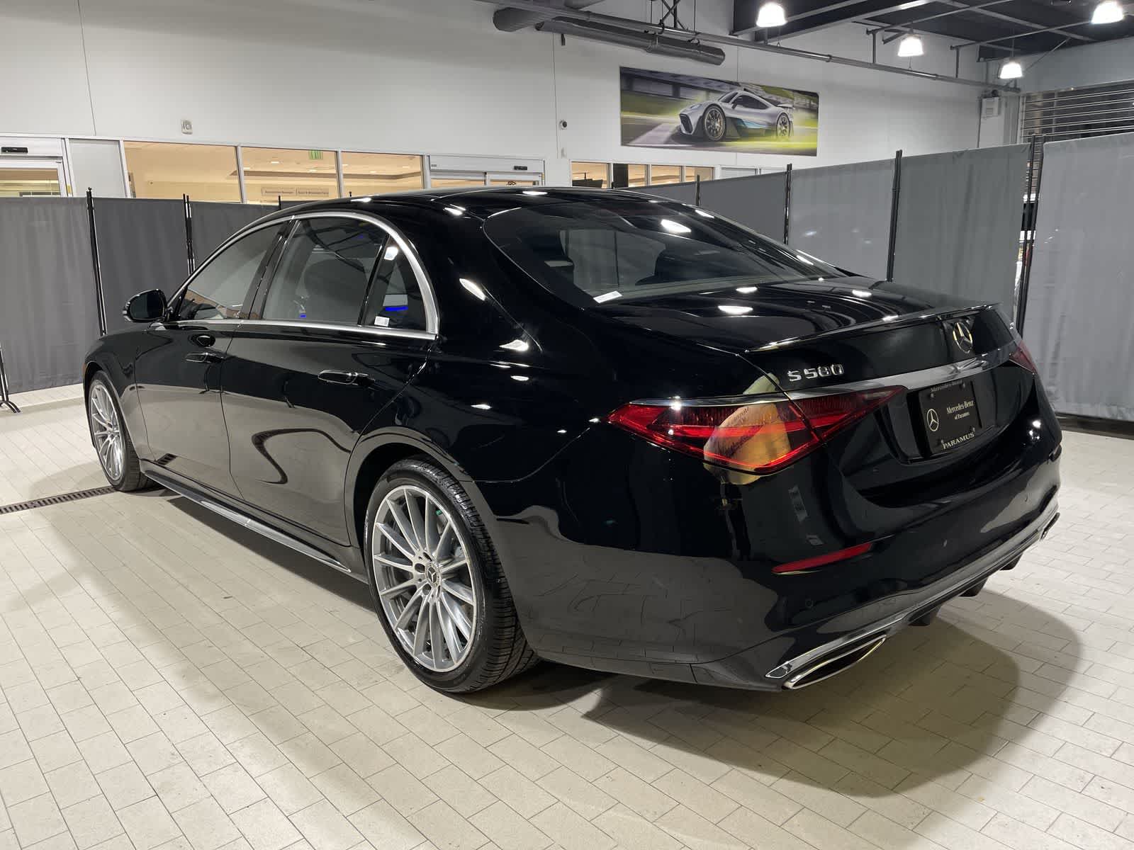 Thumbnail: 2023 Mercedes-Benz S-Class - 16