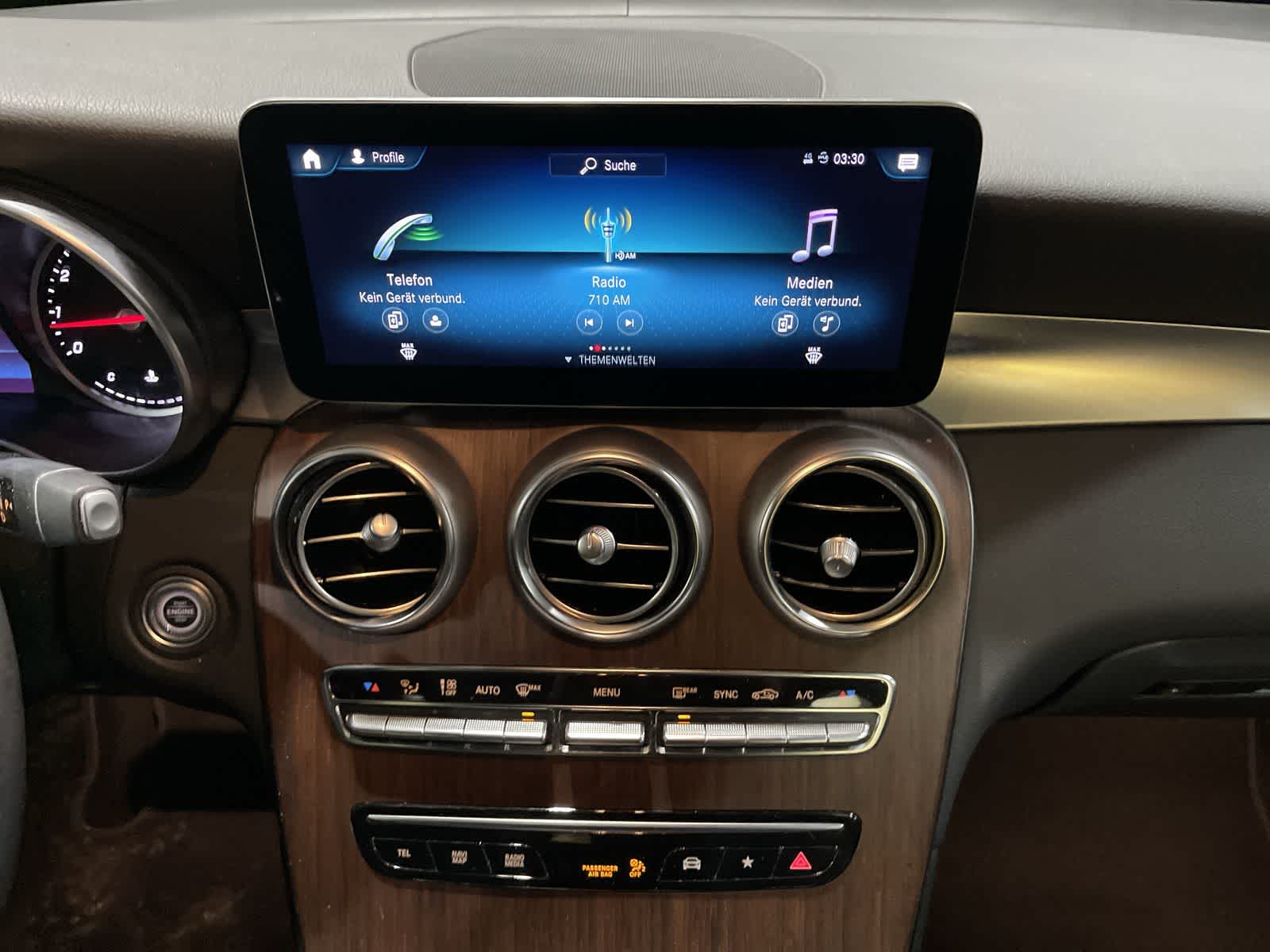 Thumbnail: 2022 Mercedes-Benz GLC - 28