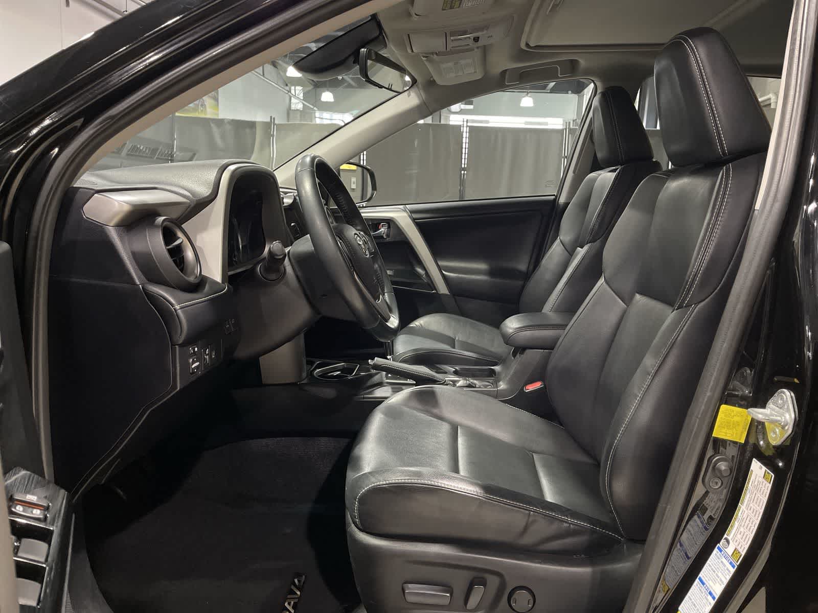 Thumbnail: 2016 Toyota RAV4 - 14