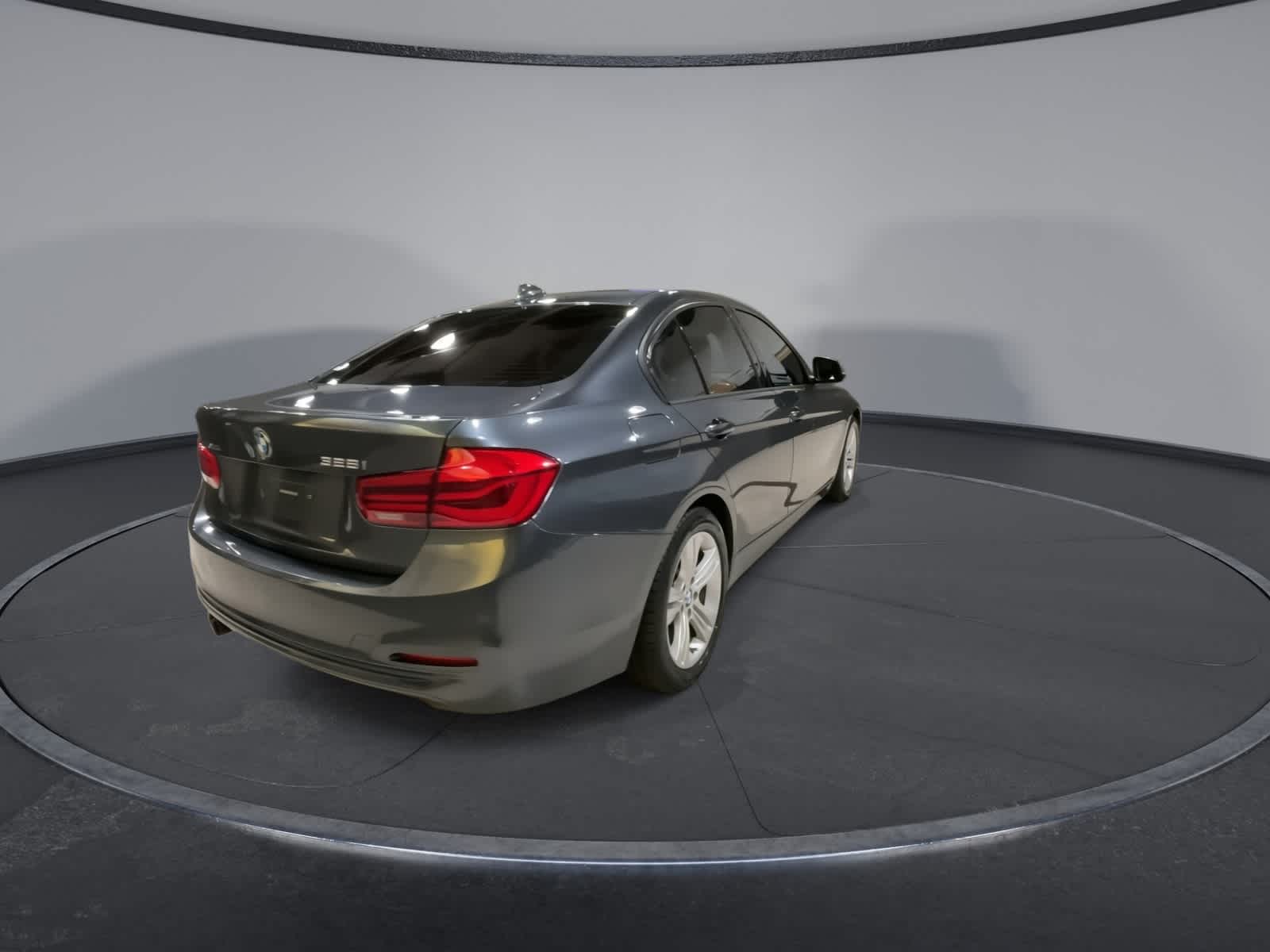Thumbnail: 2016 BMW 3 Series - 12