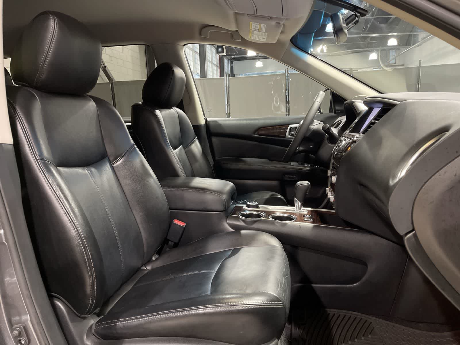Thumbnail: 2015 Nissan Pathfinder - 25