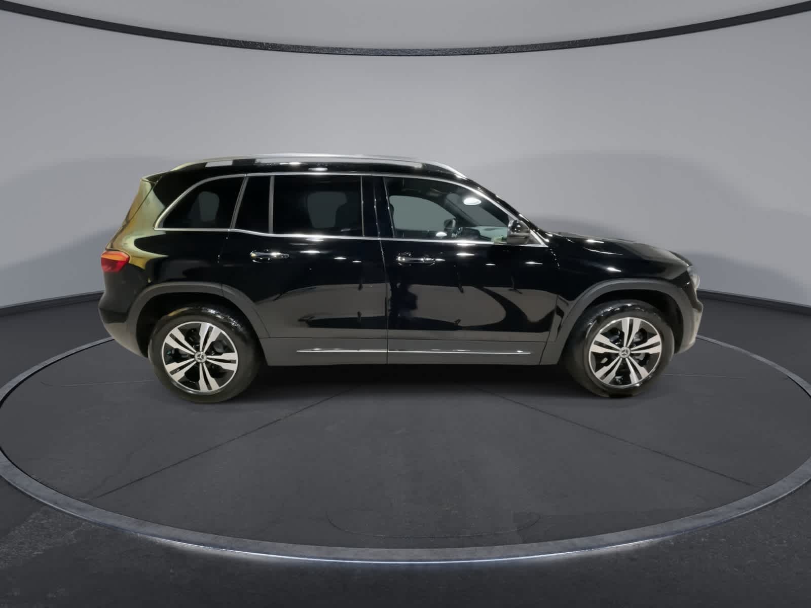 Thumbnail: 2025 Mercedes-Benz GLB - 13