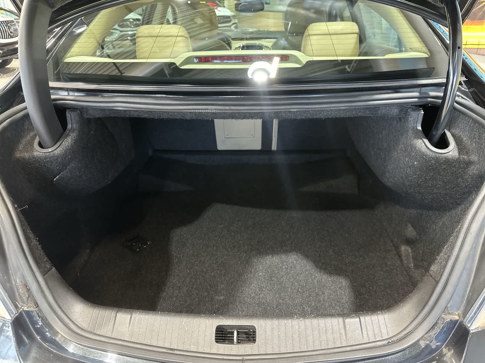 Thumbnail: 2010 Buick LaCrosse - 31