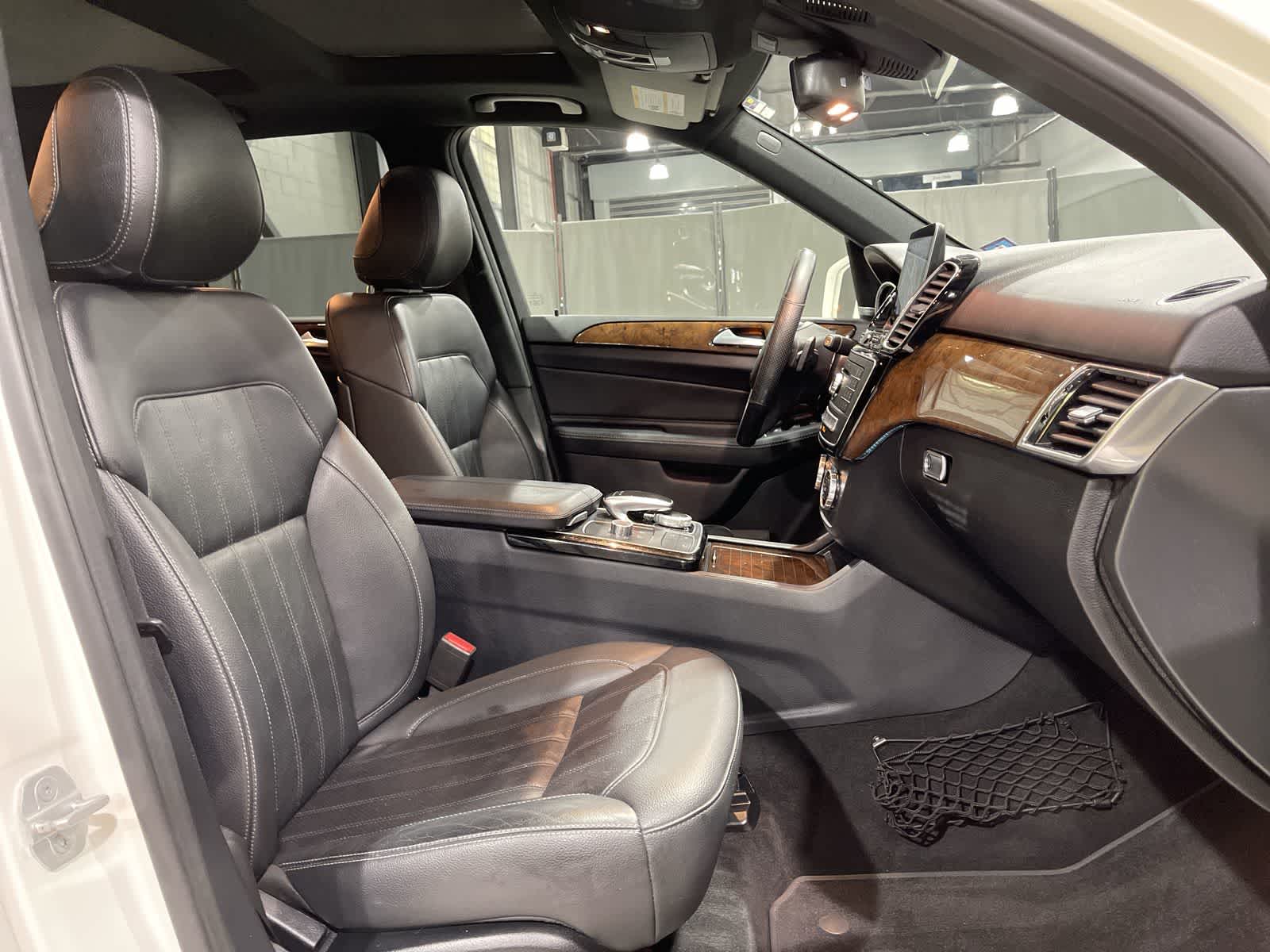 Thumbnail: 2016 Mercedes-Benz GLE - 26