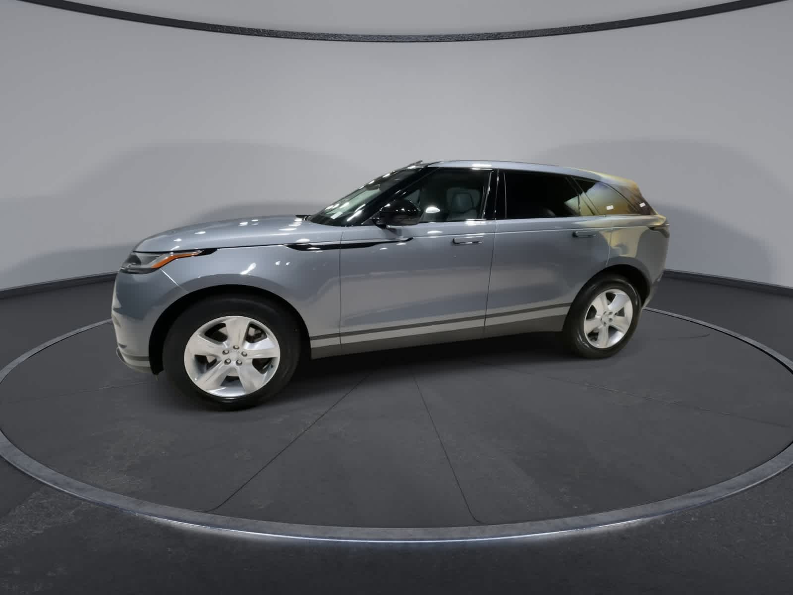 Thumbnail: 2025 Land Rover Range Rover Velar - 6