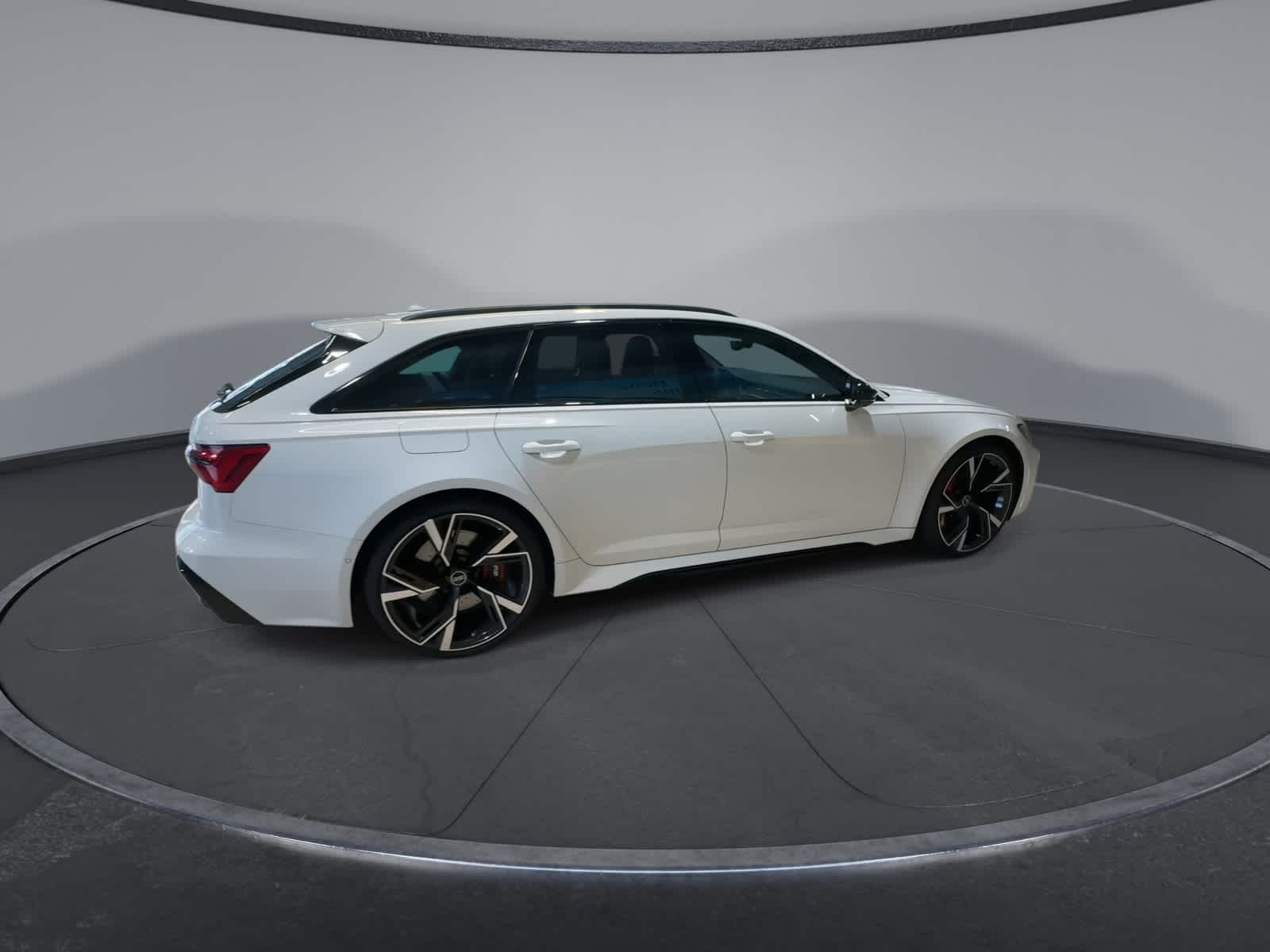 Thumbnail: 2023 Audi RS 6 - 3