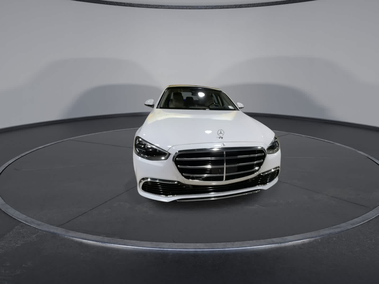 Thumbnail: 2024 Mercedes-Benz S-Class - 4