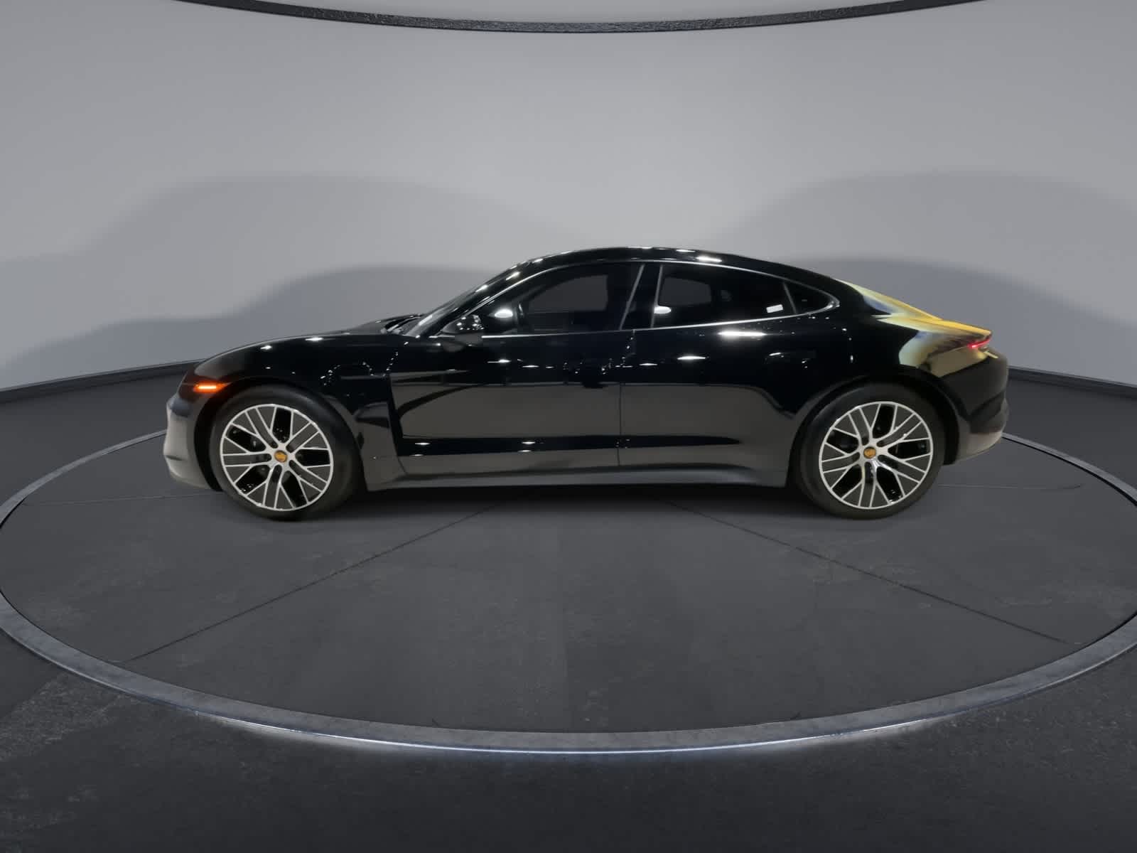 Thumbnail: 2023 Porsche Taycan - 7