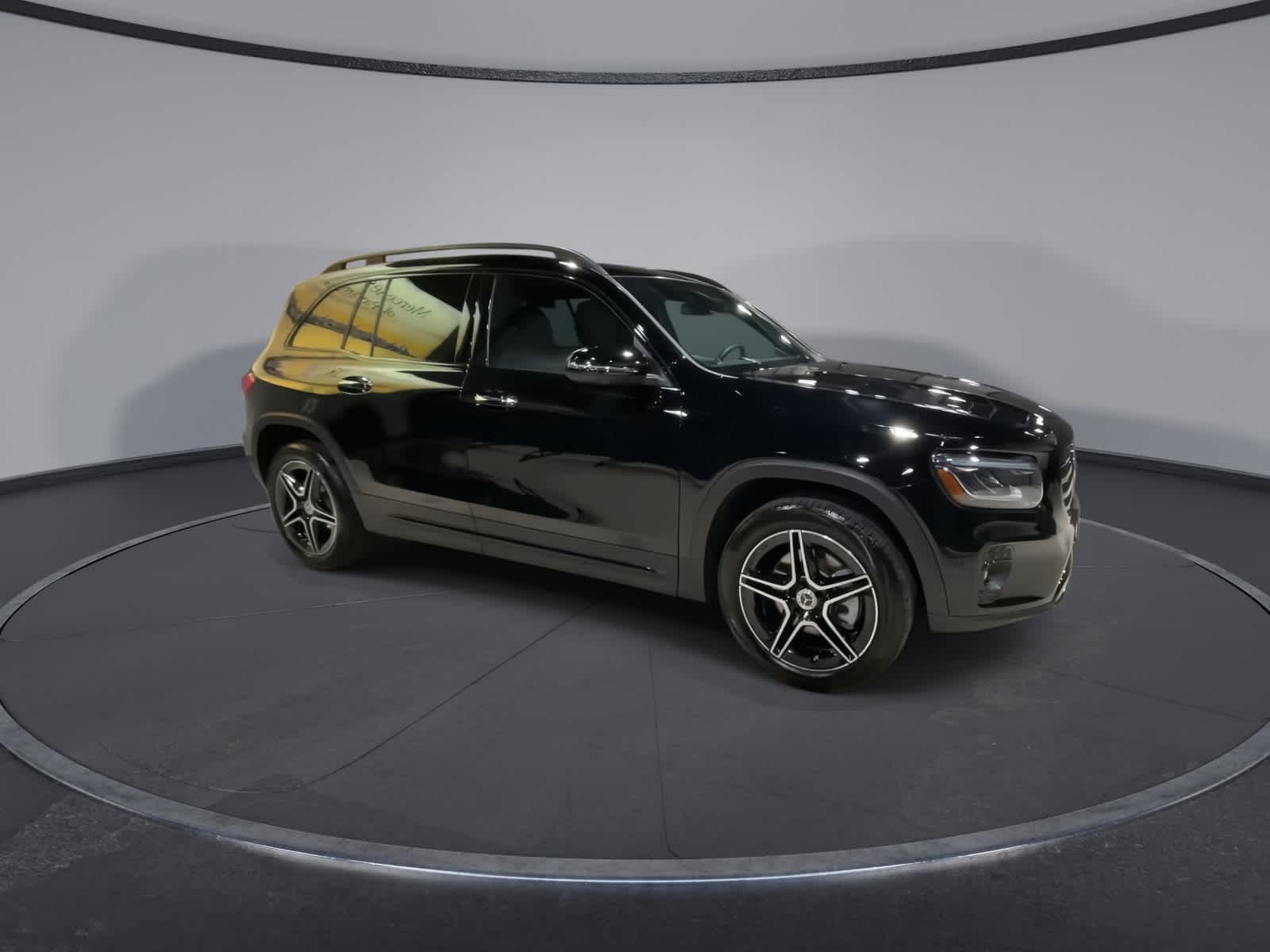 Thumbnail: 2025 Mercedes-Benz GLB - 2