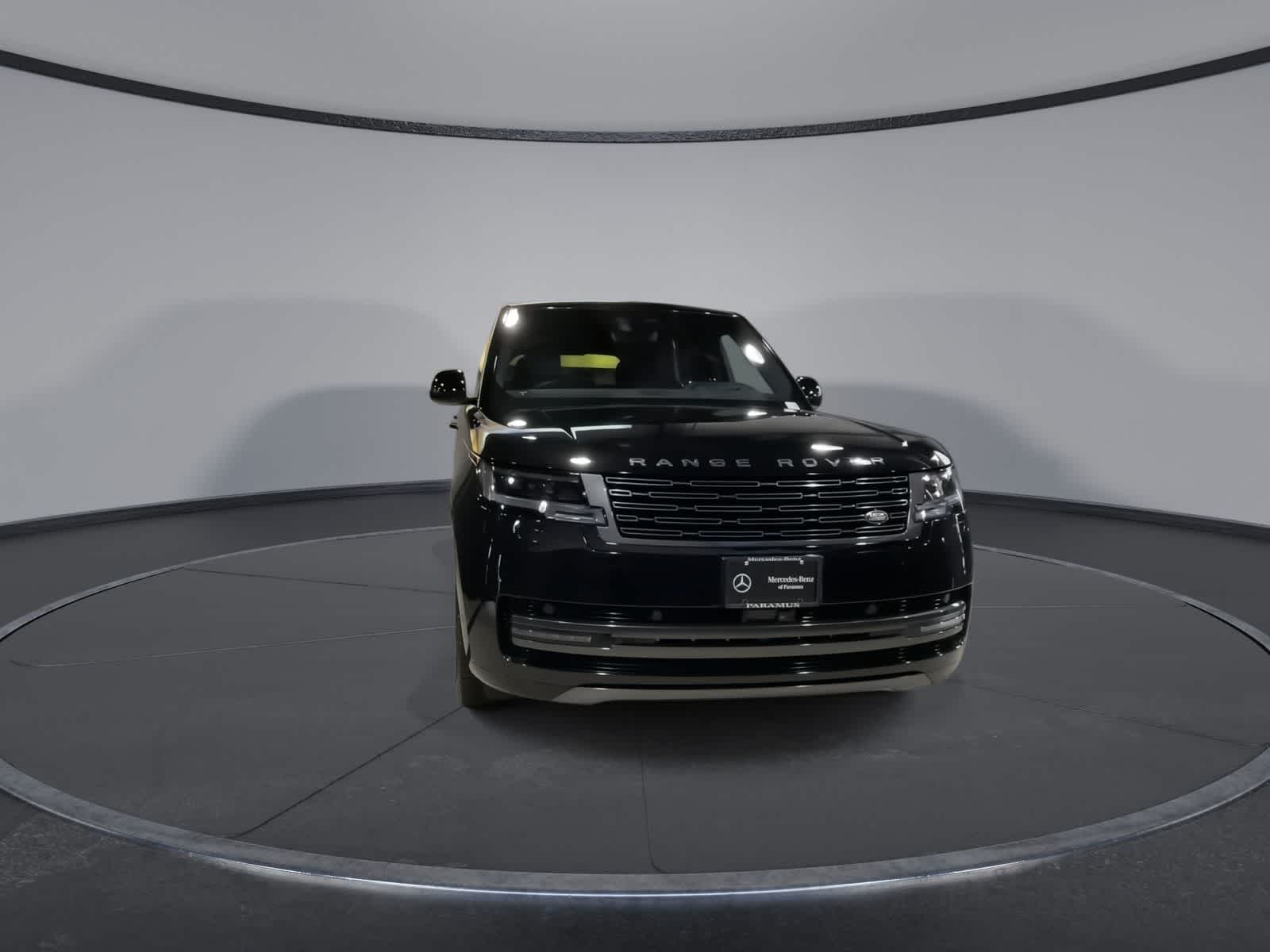 Thumbnail: 2023 Land Rover Range Rover - 4