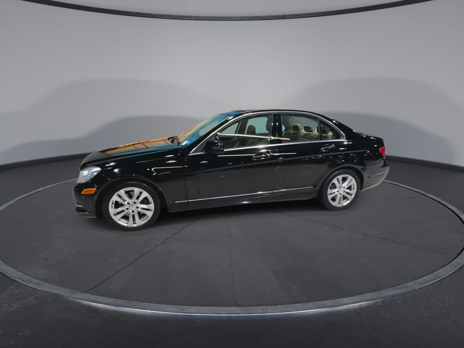 Thumbnail: 2014 Mercedes-Benz C-Class - 6