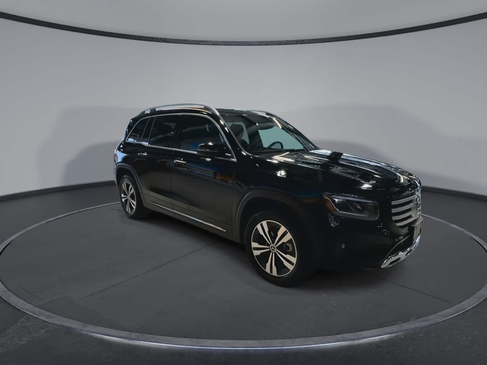 Thumbnail: 2025 Mercedes-Benz GLB - 4