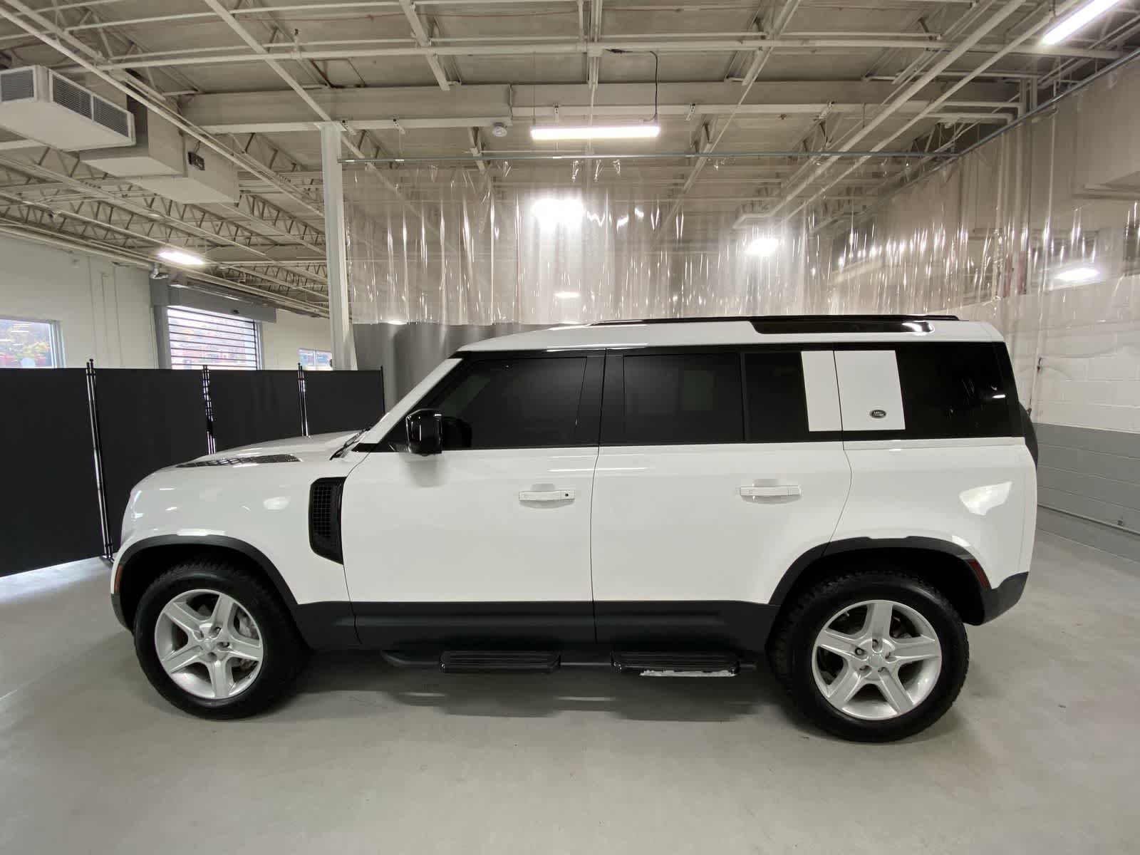 Thumbnail: 2020 Land Rover Defender - 15