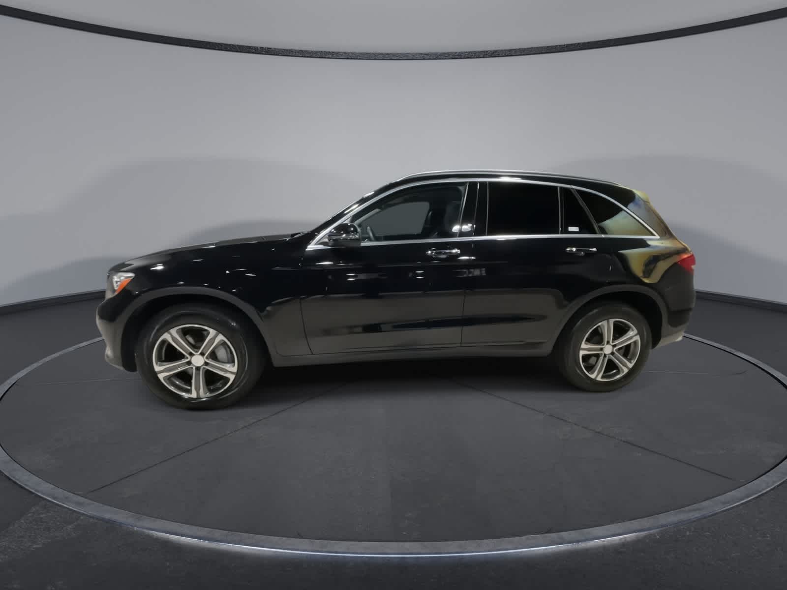 Thumbnail: 2016 Mercedes-Benz GLC - 7