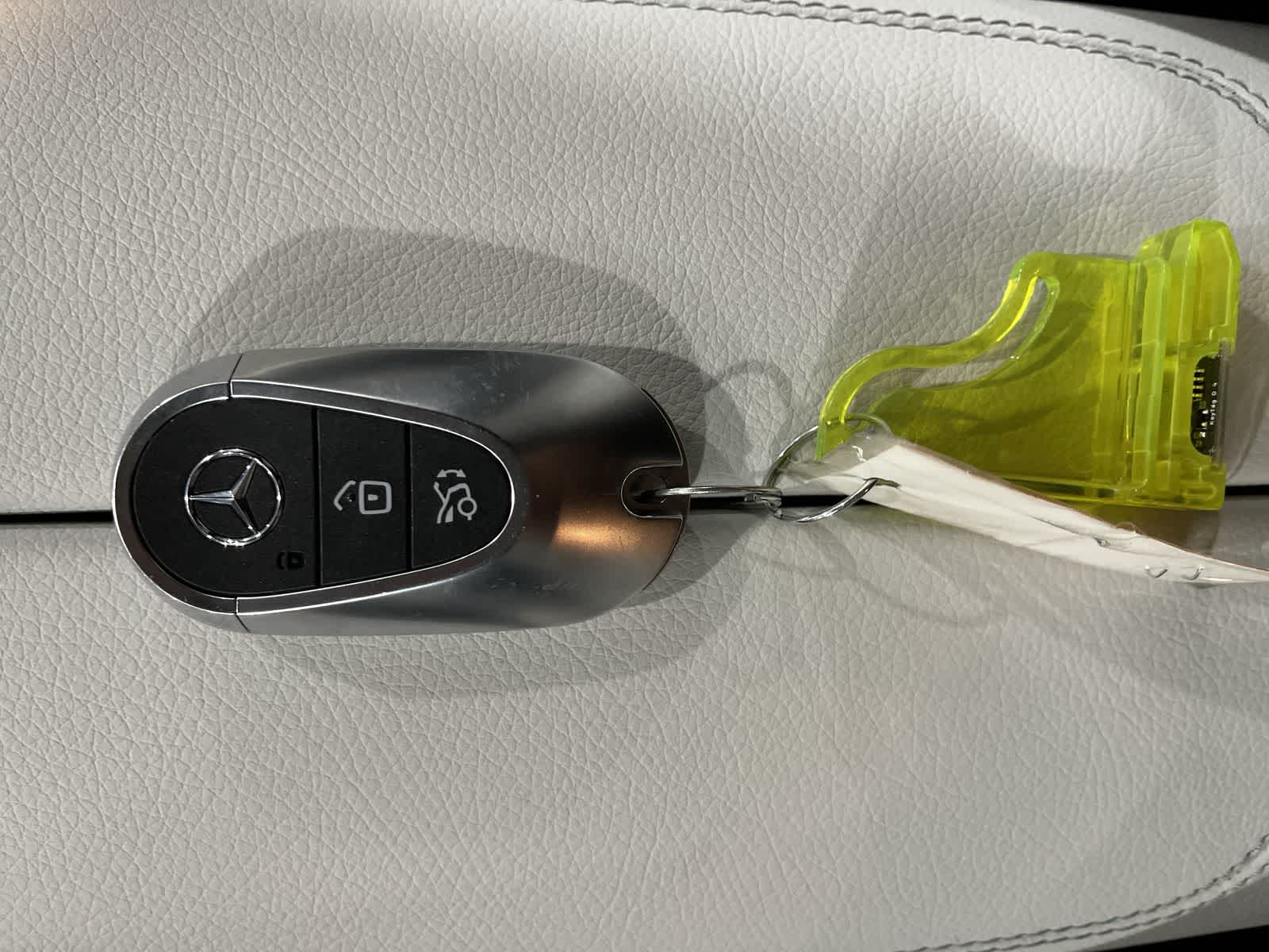 Thumbnail: 2025 Mercedes-Benz GLC - 32