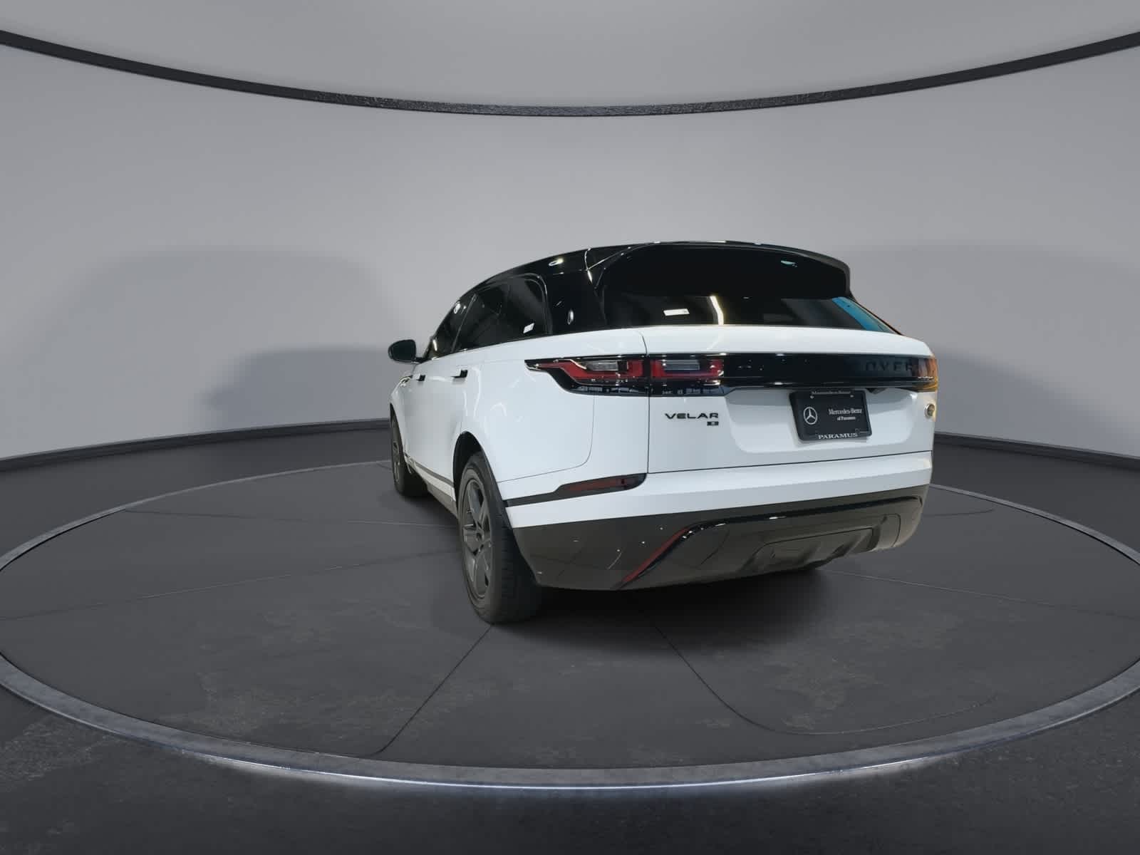 Thumbnail: 2021 Land Rover Range Rover Velar - 9