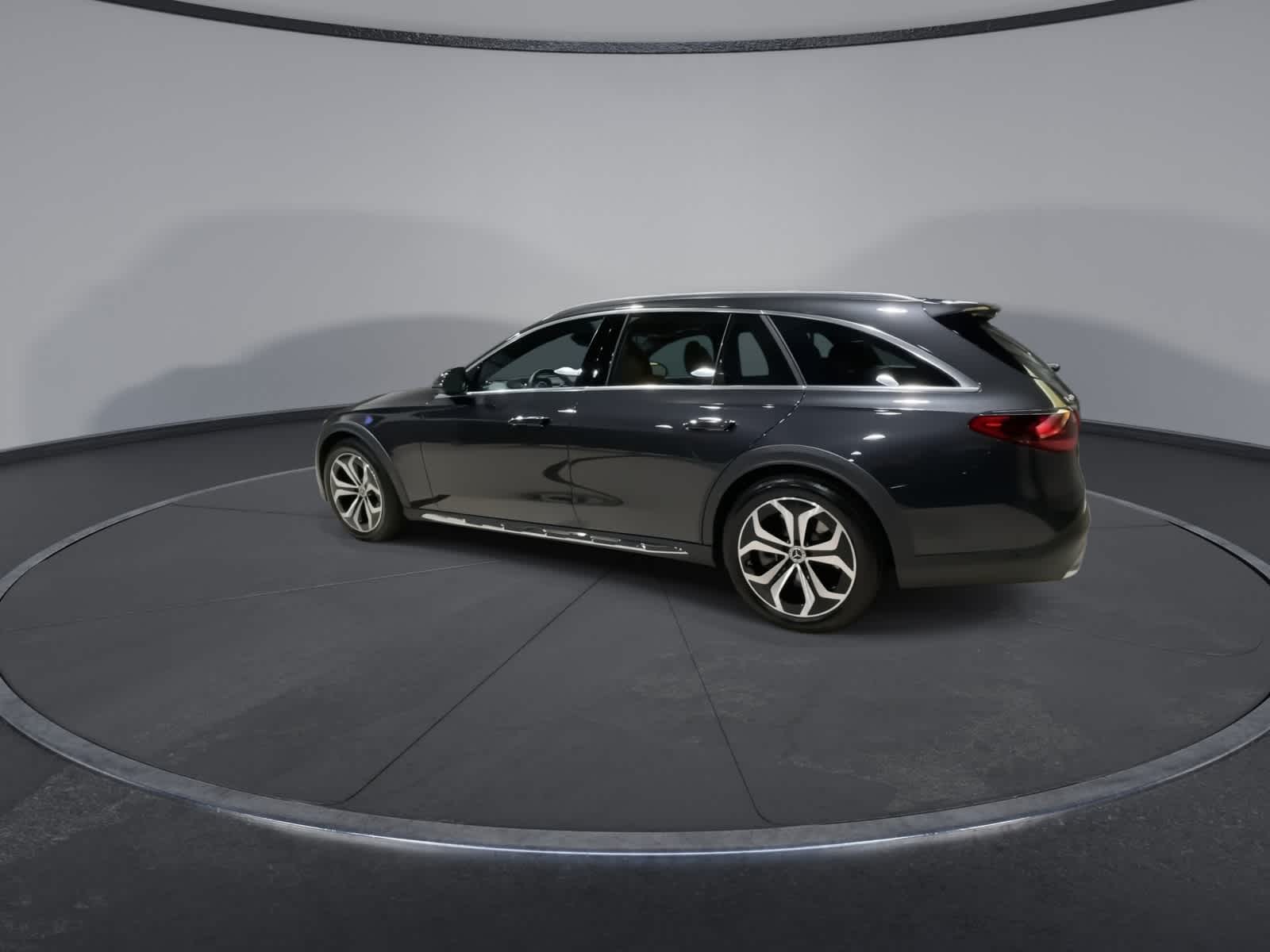 Thumbnail: 2025 Mercedes-Benz E-Class - 9