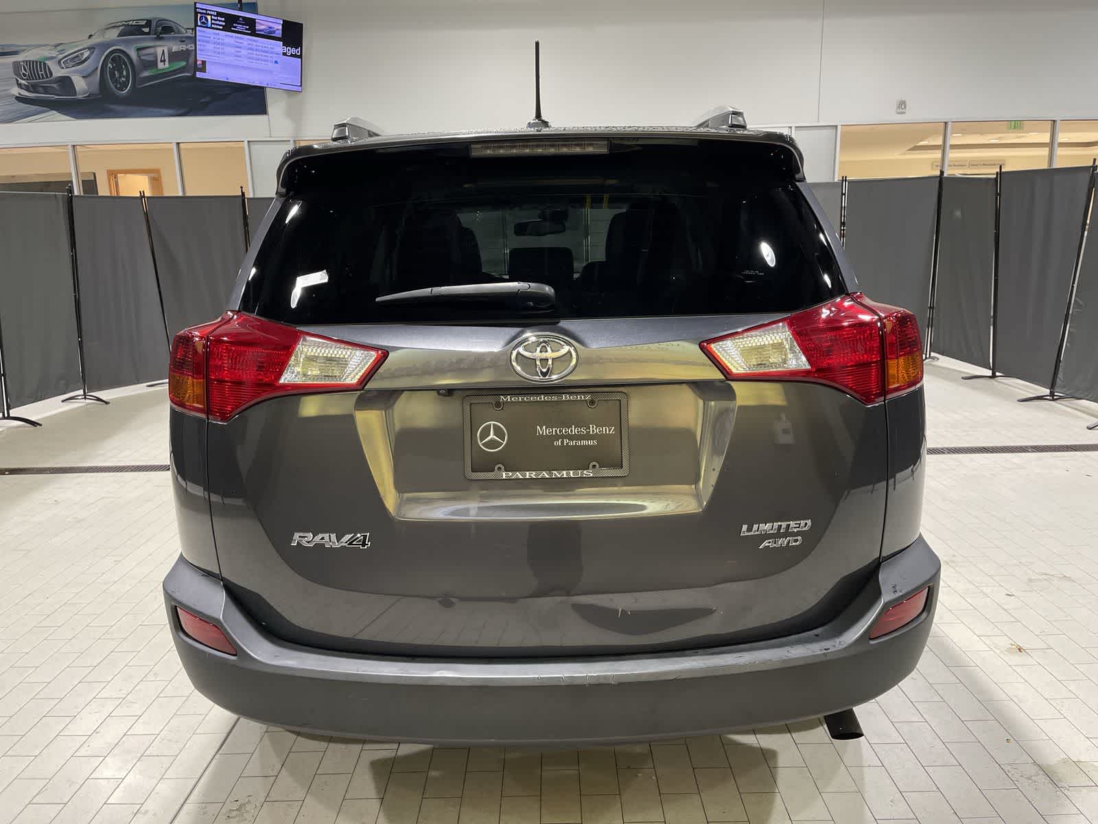 Thumbnail: 2015 Toyota RAV4 - 17