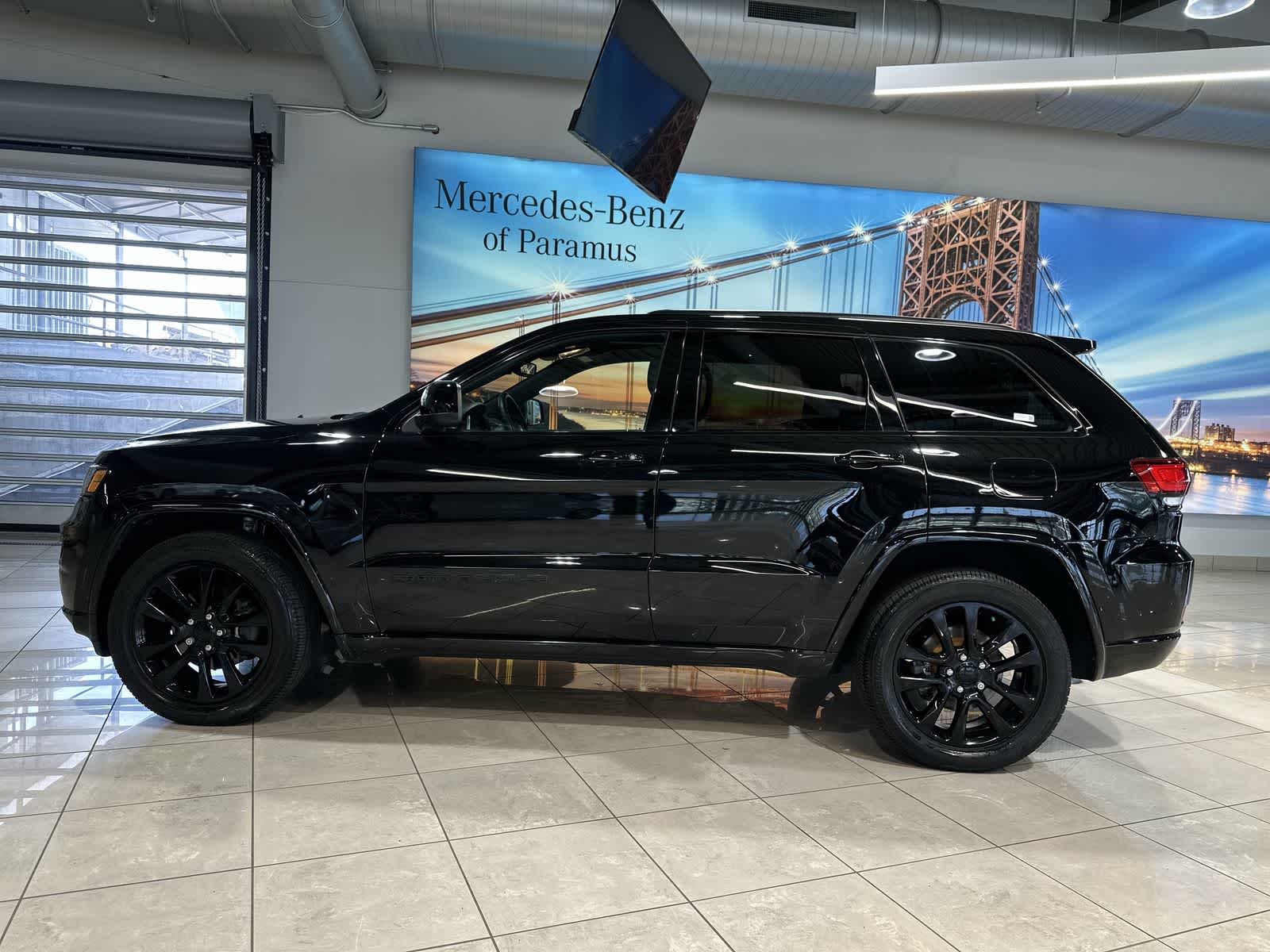 Thumbnail: 2020 Jeep Grand Cherokee - 15