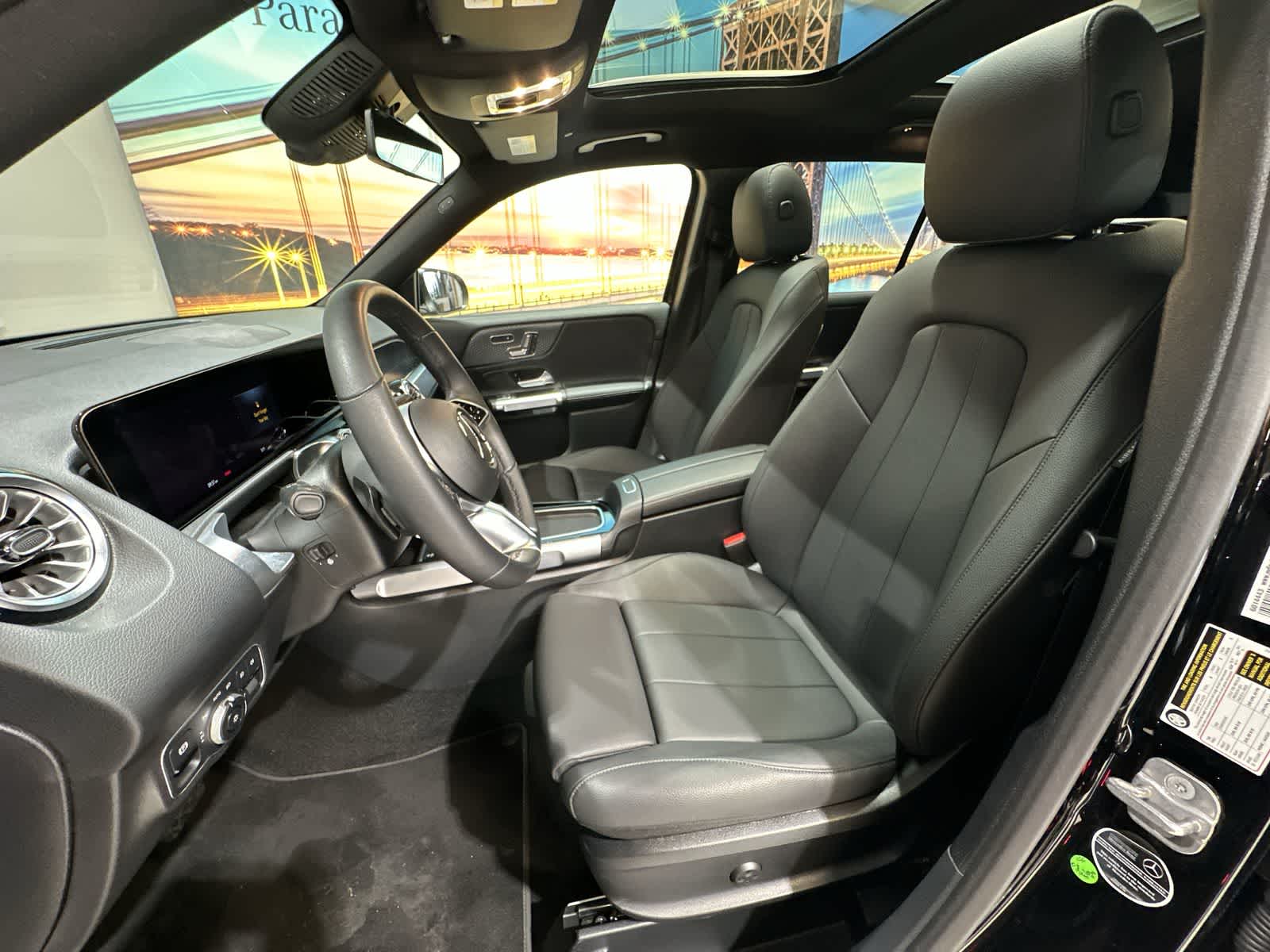 Thumbnail: 2025 Mercedes-Benz GLB - 23