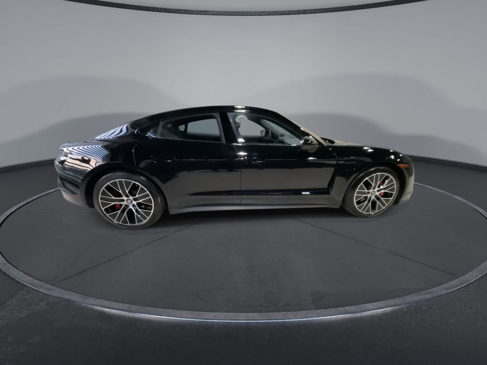 Thumbnail: 2021 Porsche Taycan - 13
