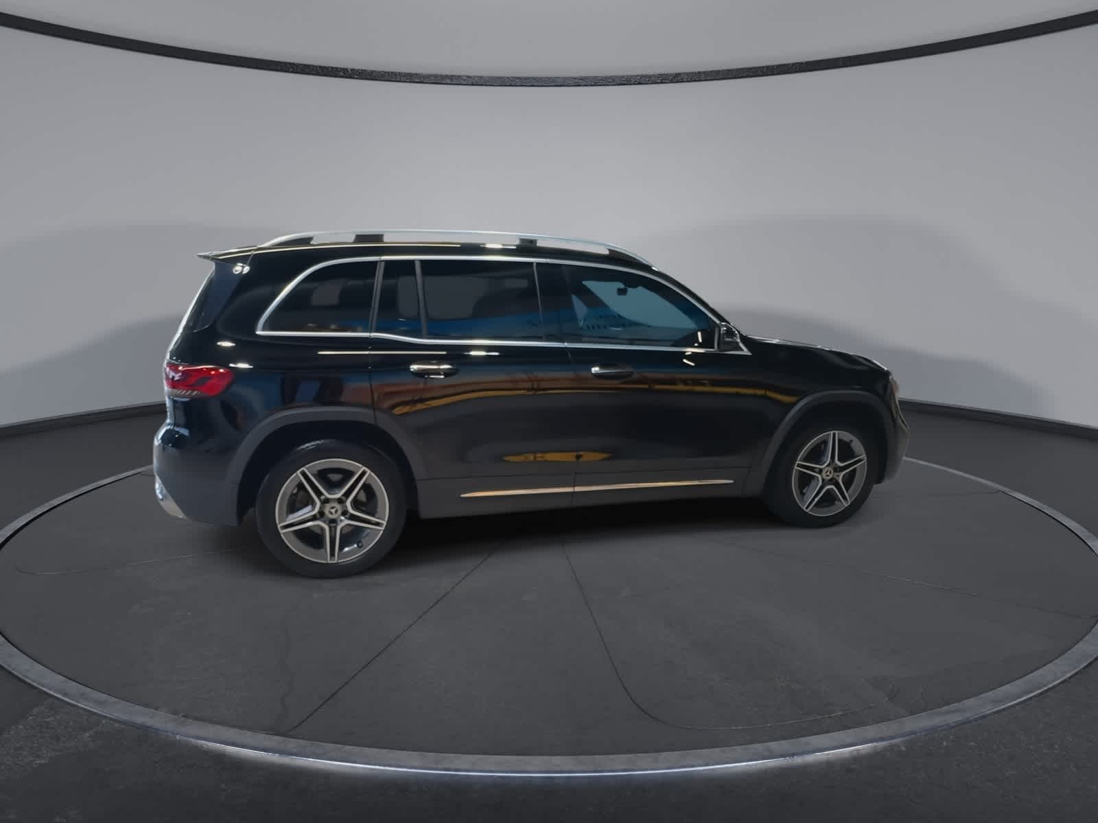 Thumbnail: 2022 Mercedes-Benz GLB - 12