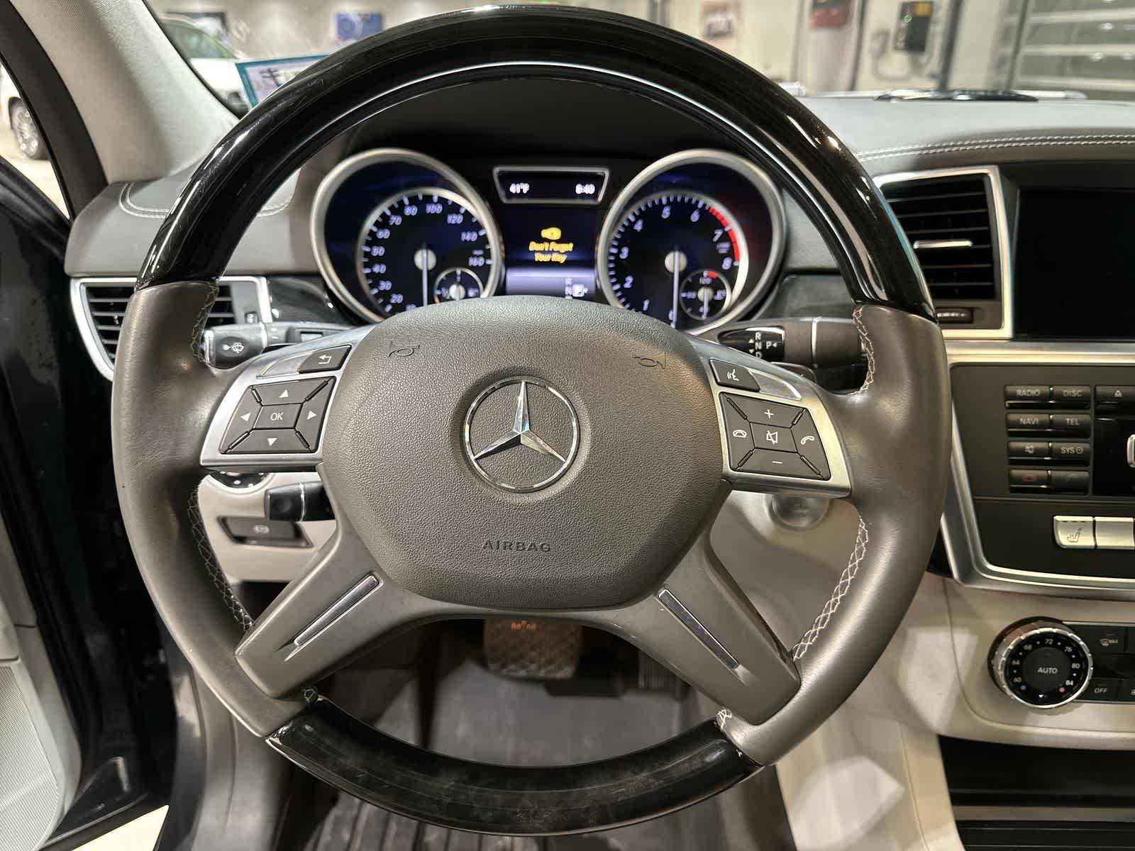 Thumbnail: 2016 Mercedes-Benz GL-Class - 27