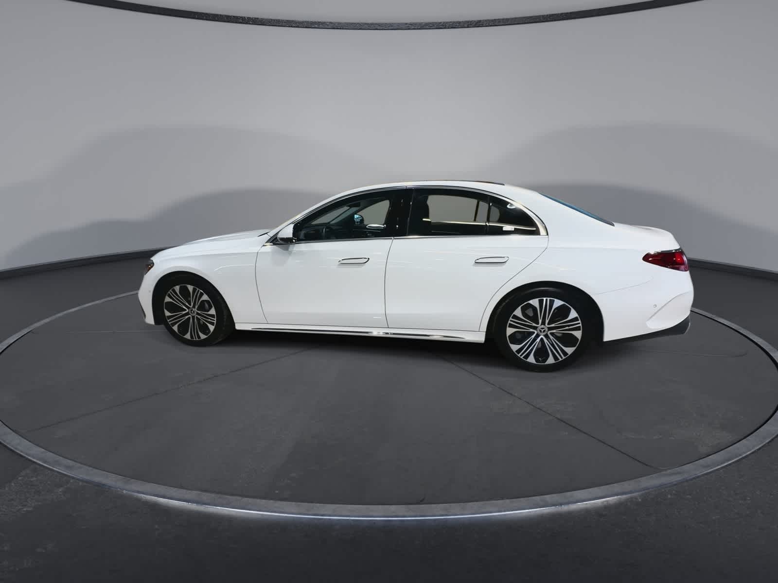 Thumbnail: 2025 Mercedes-Benz E-Class - 7