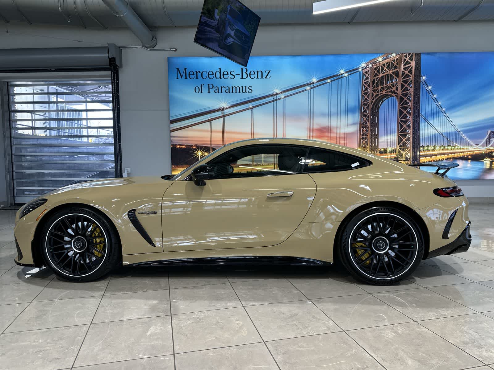 Thumbnail: 2025 Mercedes-Benz AMG GT - 15