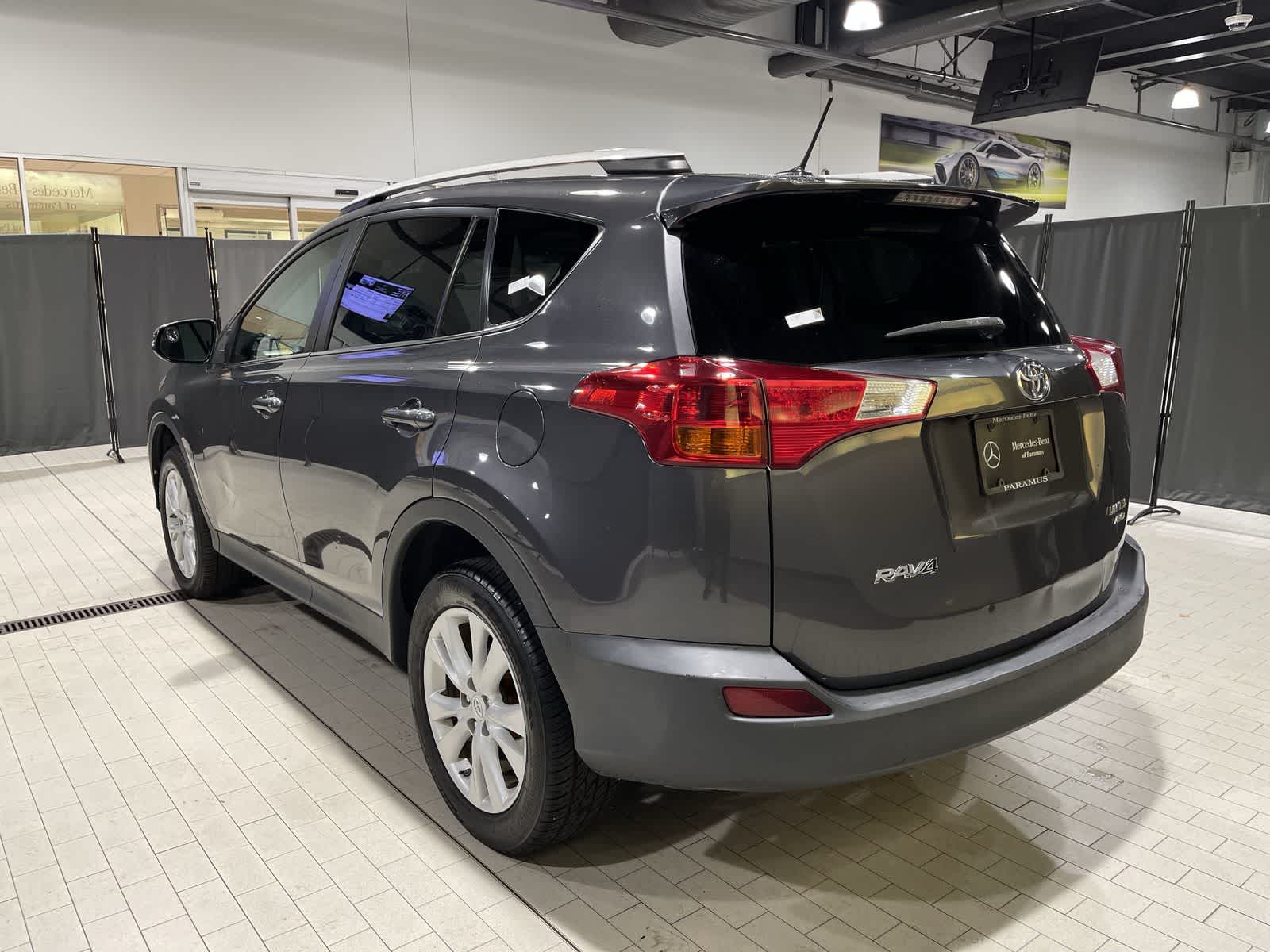 Thumbnail: 2015 Toyota RAV4 - 16