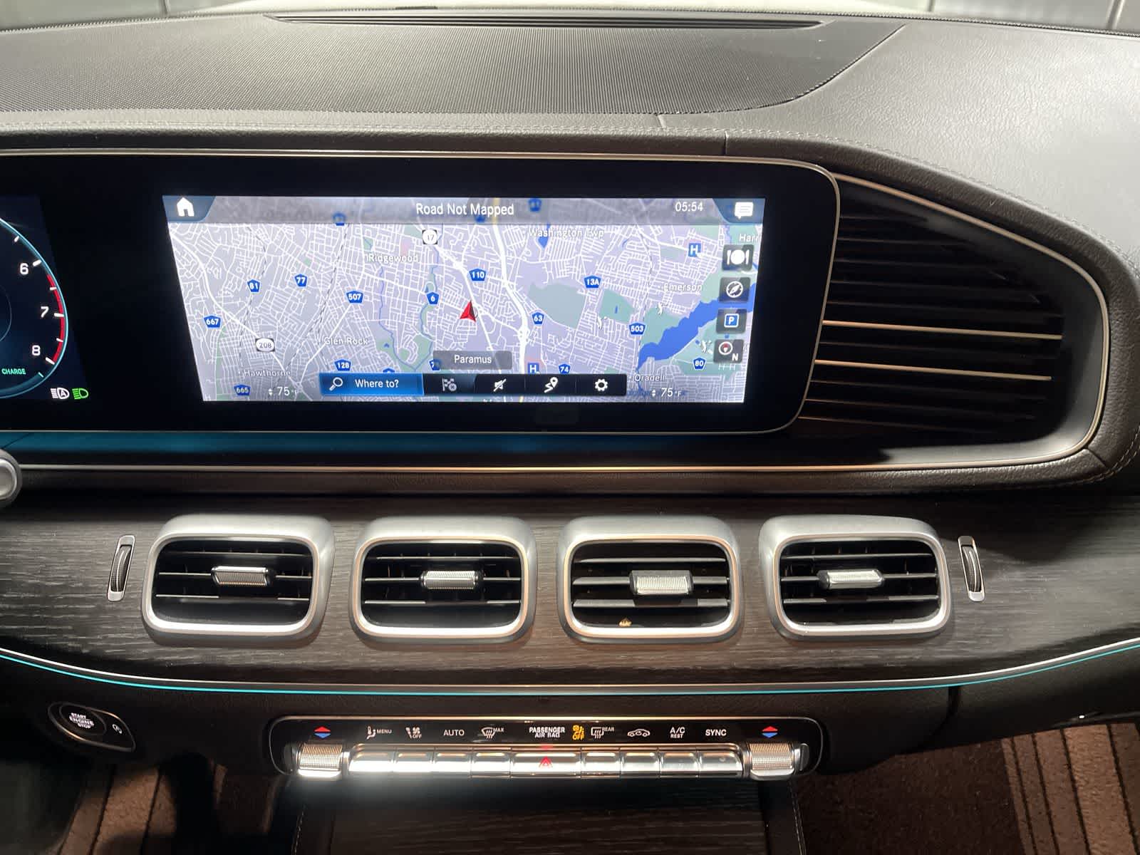 Thumbnail: 2023 Mercedes-Benz GLS - 28