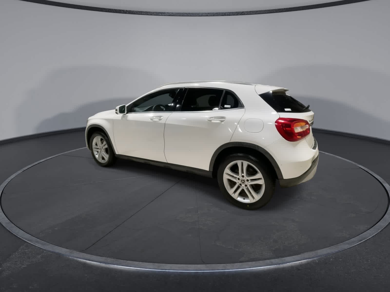 Thumbnail: 2018 Mercedes-Benz GLA - 8