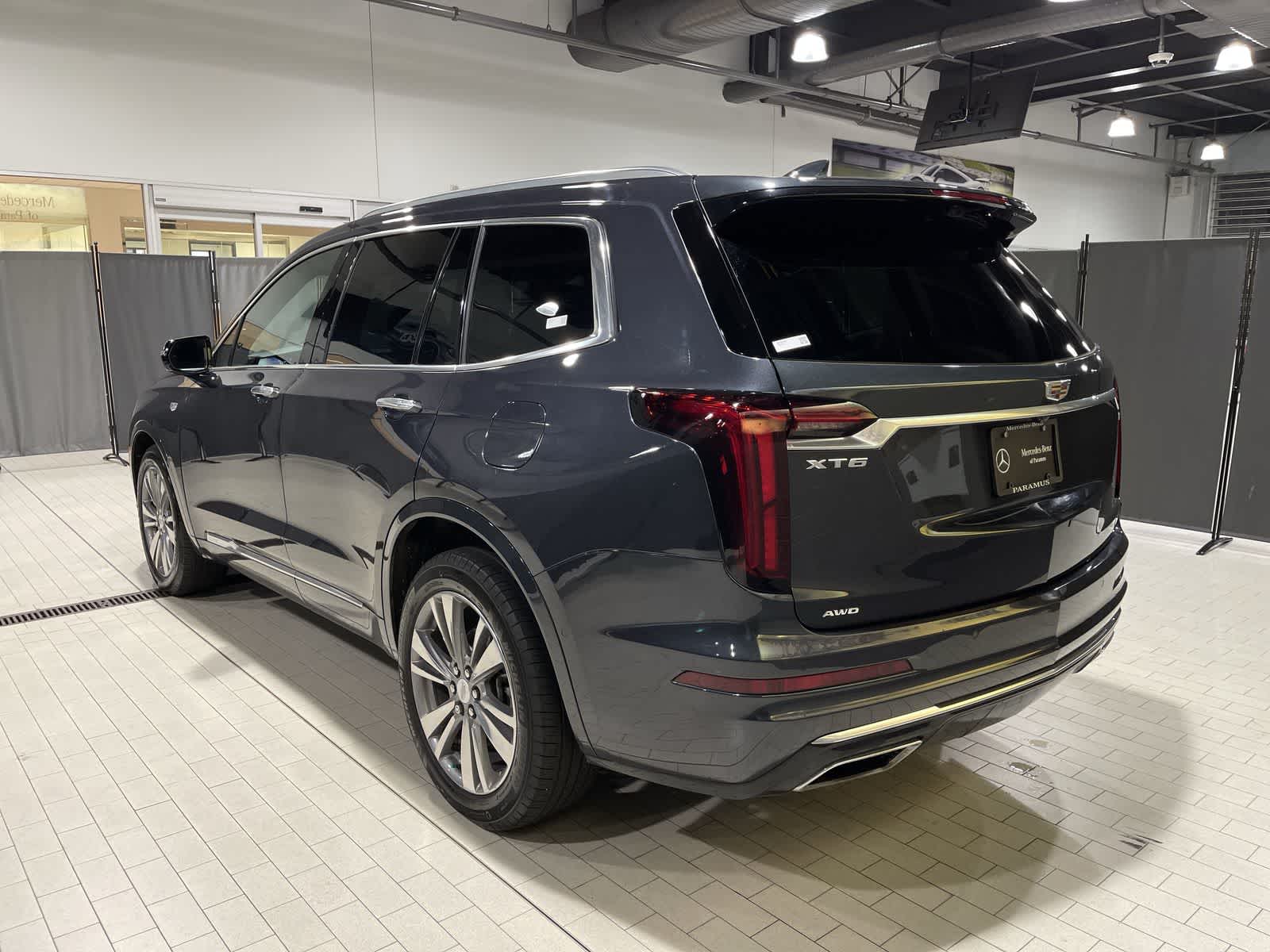 Thumbnail: 2022 Cadillac XT6 - 16