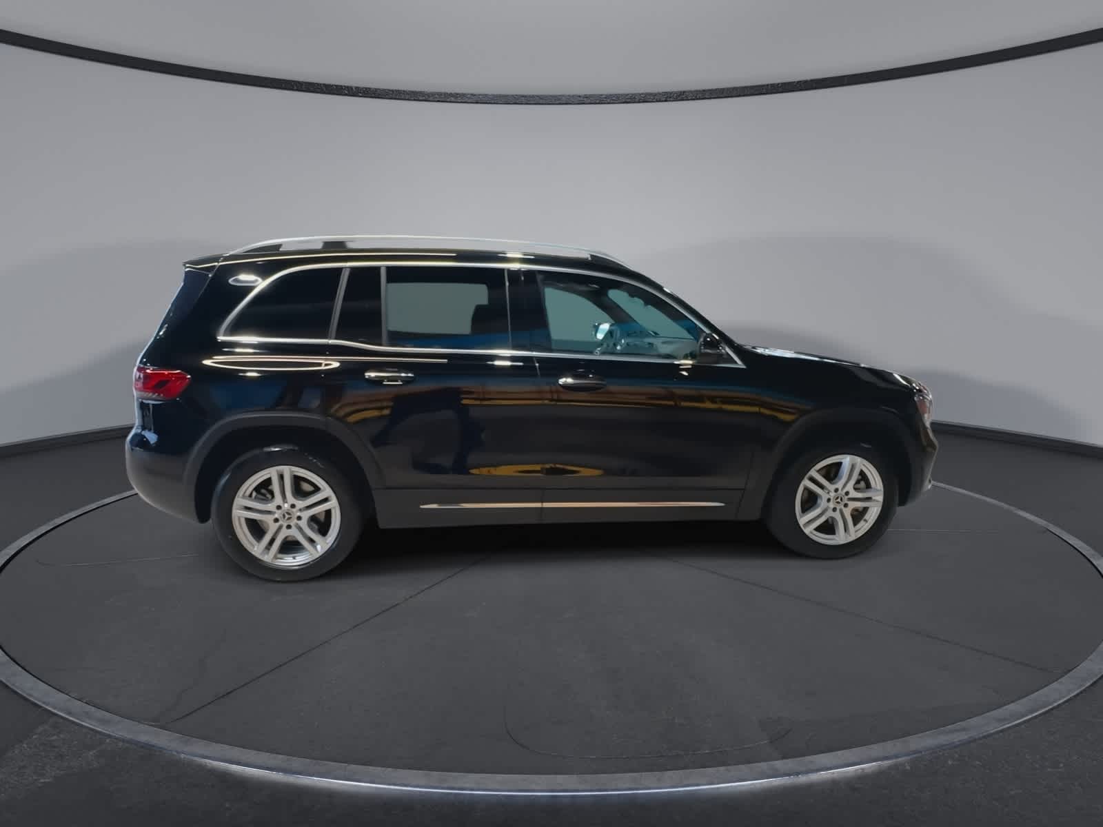 Thumbnail: 2022 Mercedes-Benz GLB - 12