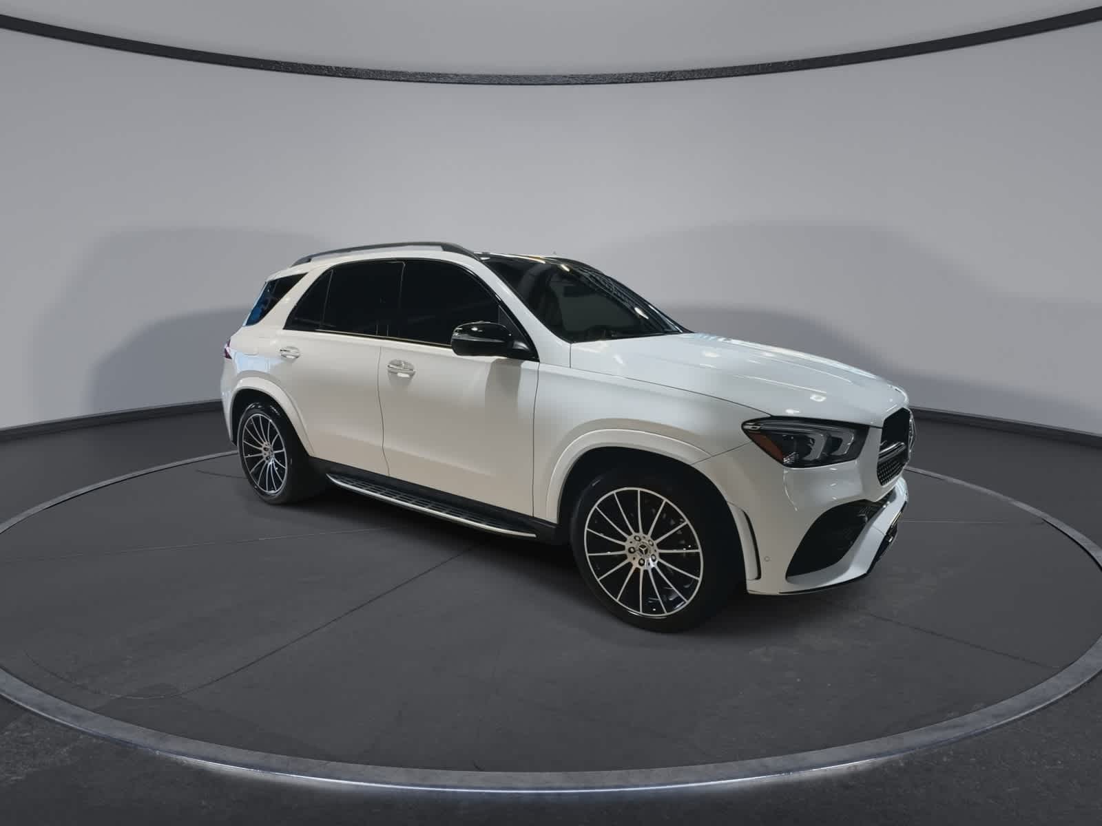 Thumbnail: 2023 Mercedes-Benz GLE - 2