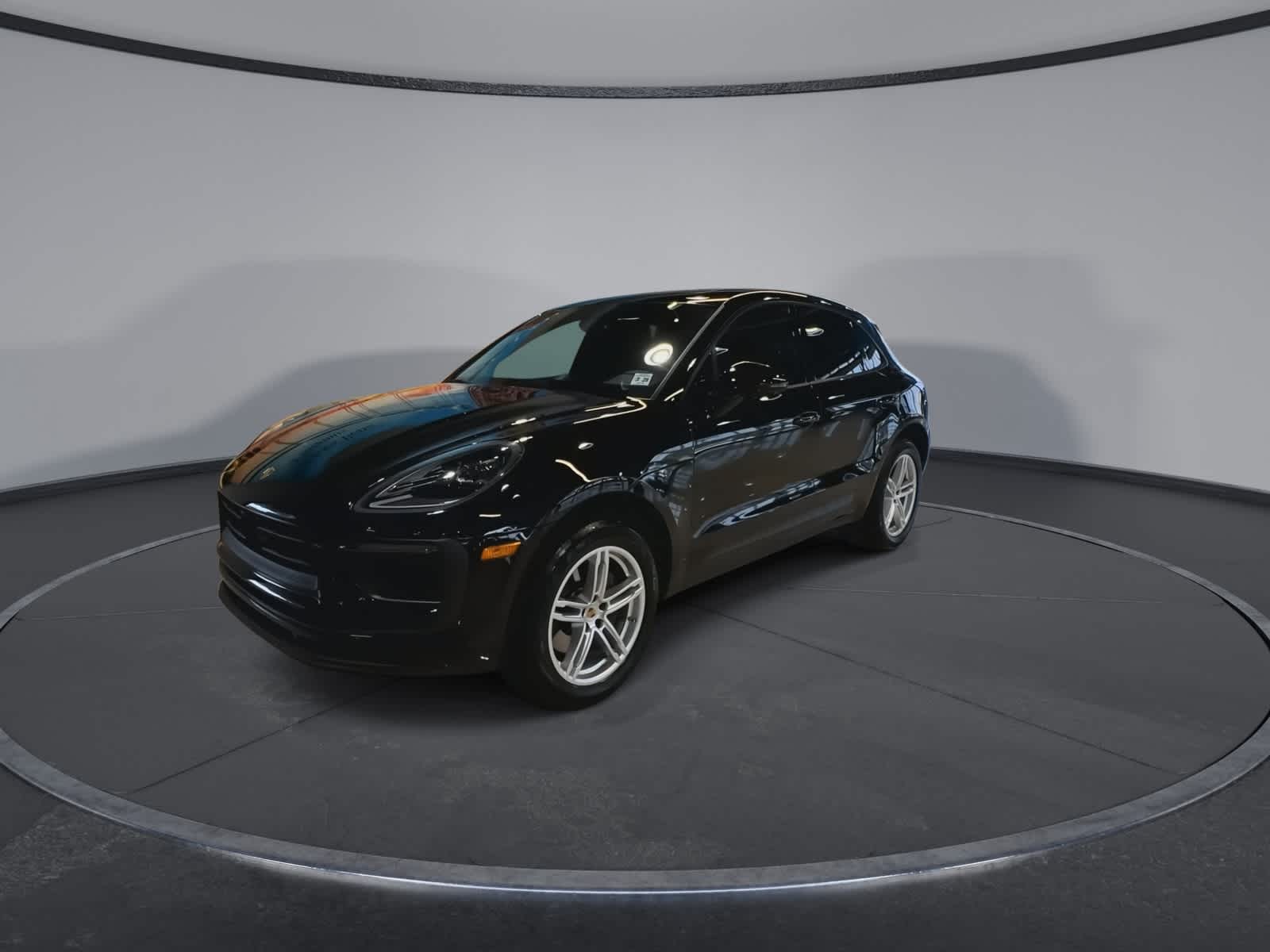 Thumbnail: 2023 Porsche Macan - 5