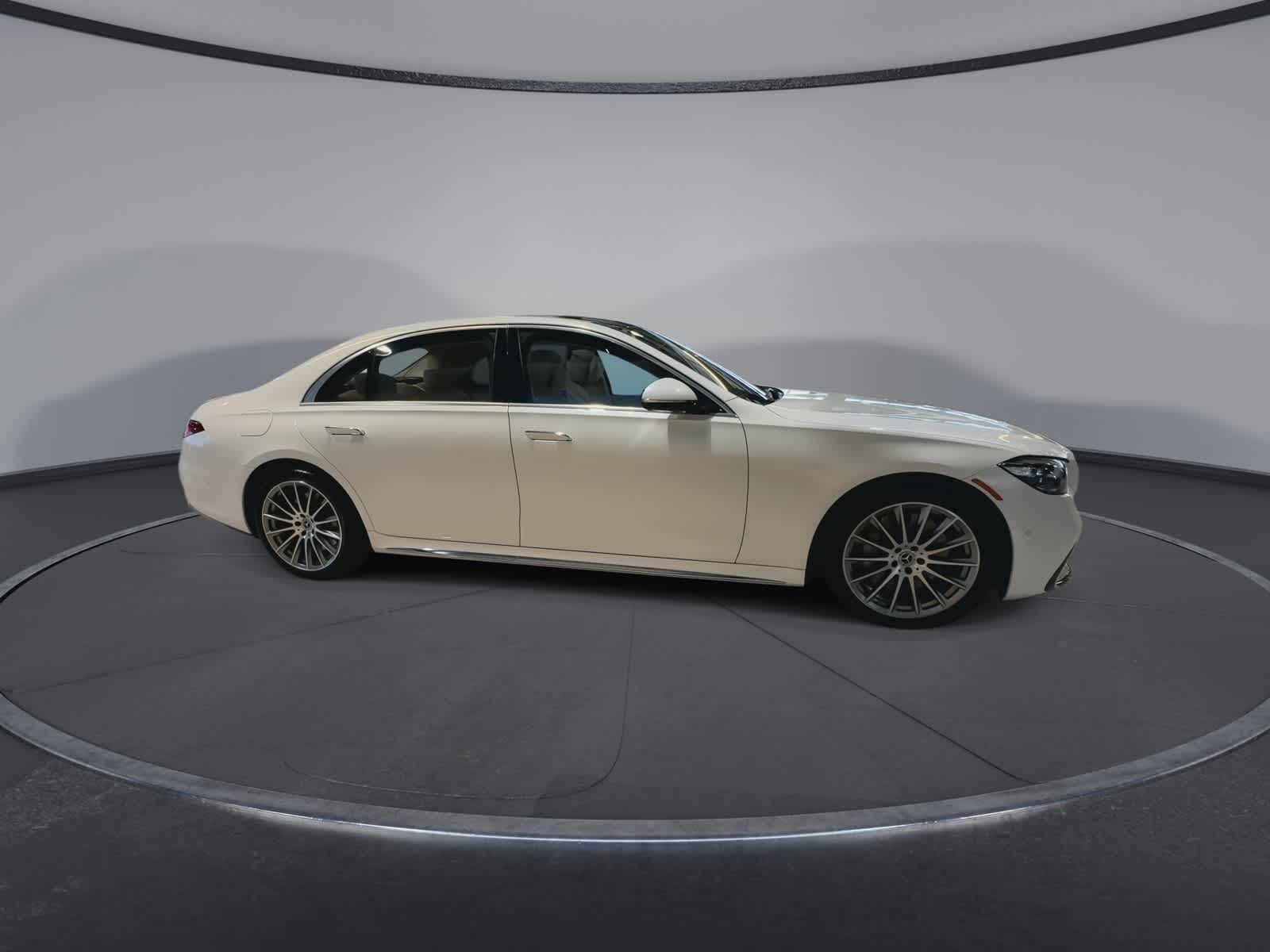 Thumbnail: 2023 Mercedes-Benz S-Class - 13