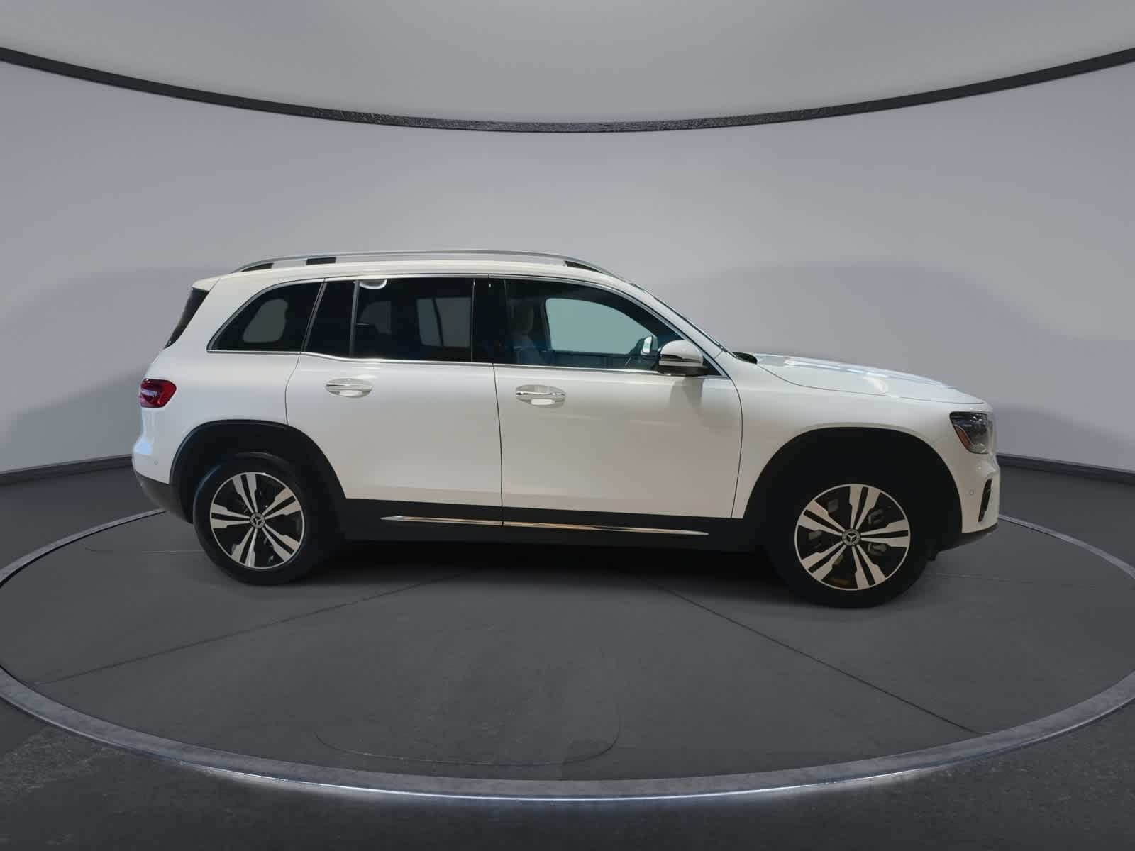 Thumbnail: 2025 Mercedes-Benz GLB - 13