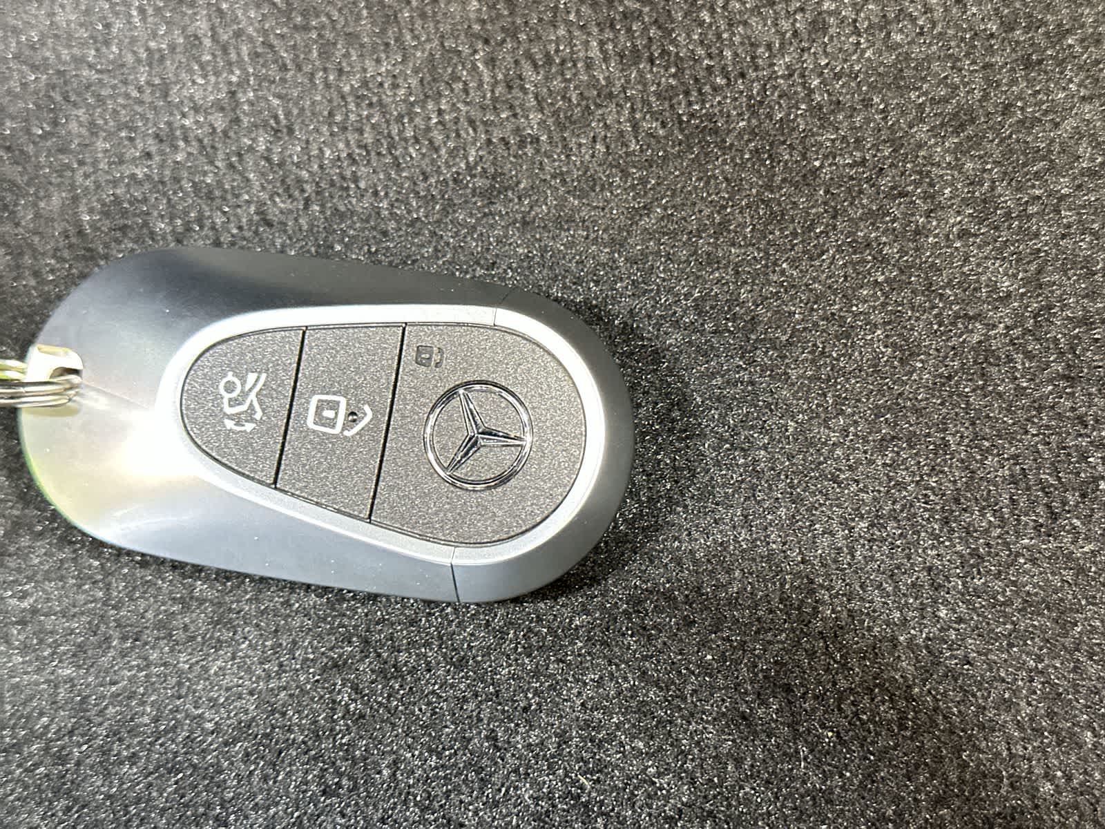 Thumbnail: 2024 Mercedes-Benz GLC - 32