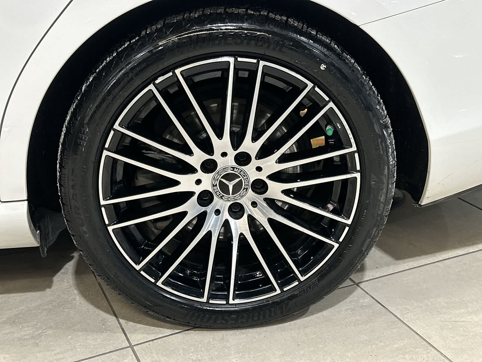 Thumbnail: 2023 Mercedes-Benz C-Class - 20