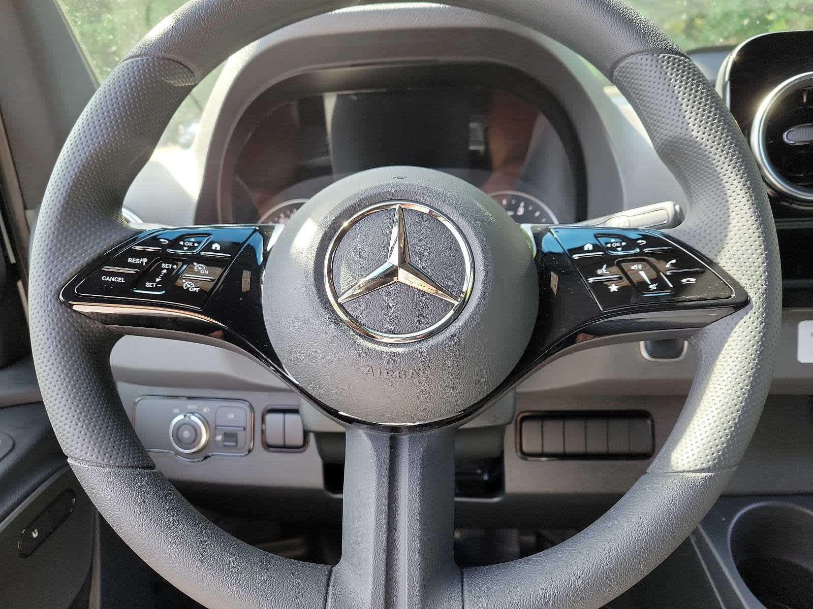 Thumbnail: 2025 Mercedes-Benz Sprinter - 9