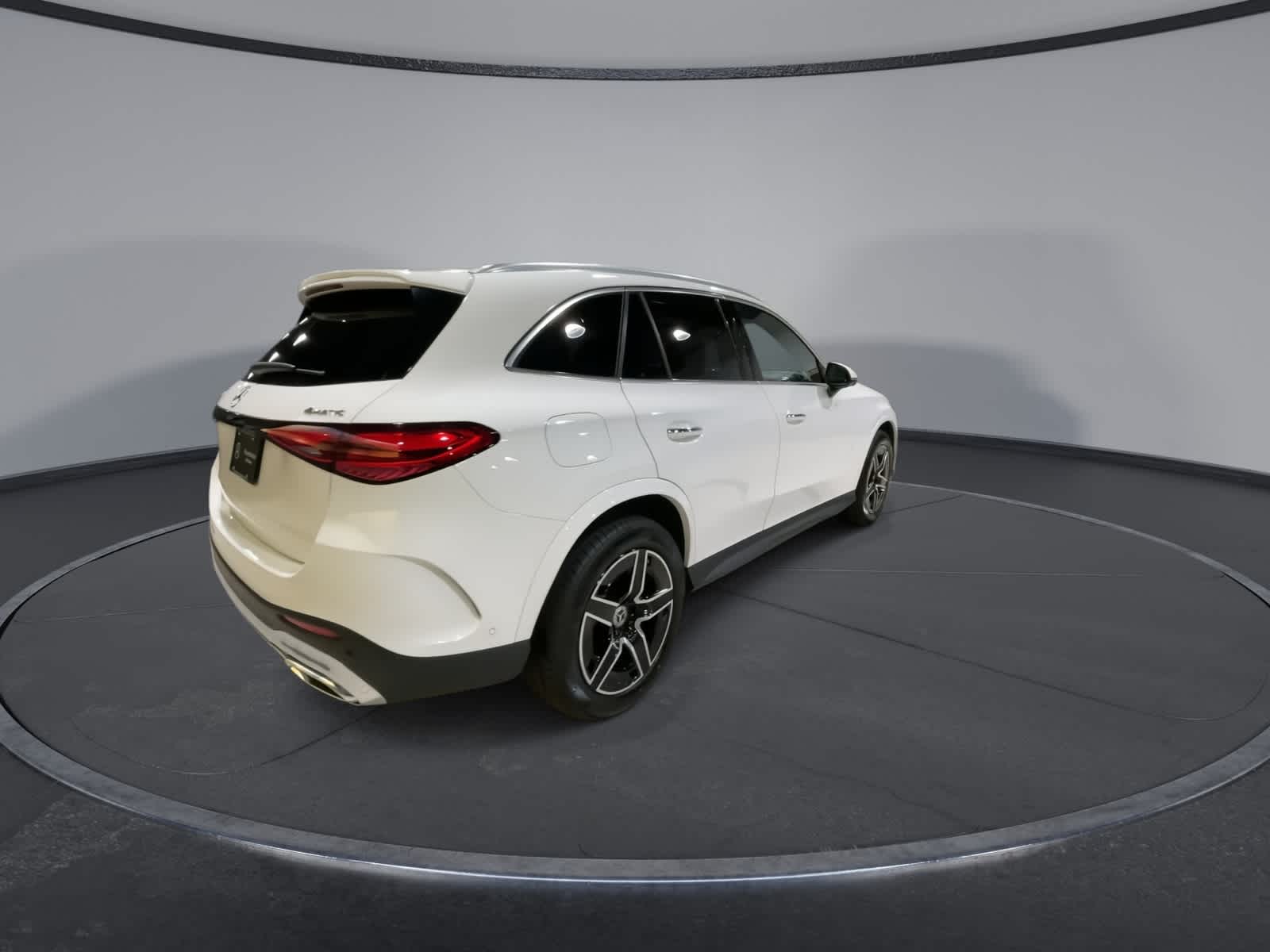 Thumbnail: 2025 Mercedes-Benz GLC - 11