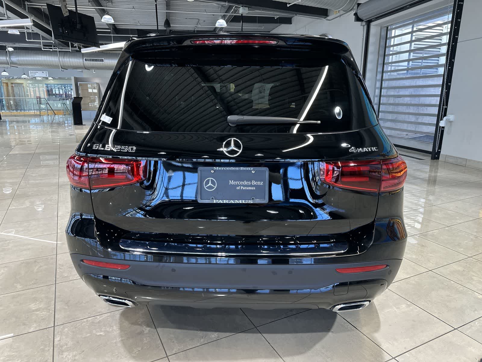 Thumbnail: 2025 Mercedes-Benz GLB - 17