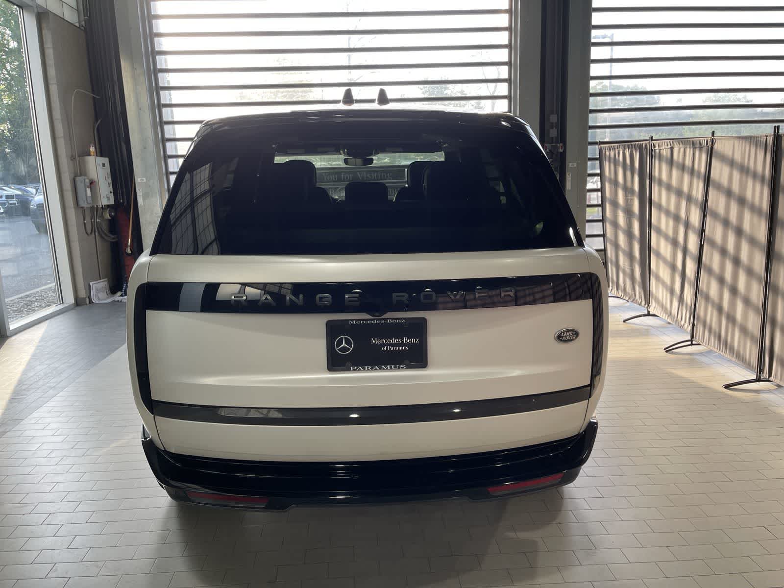 Thumbnail: 2023 Land Rover Range Rover - 17