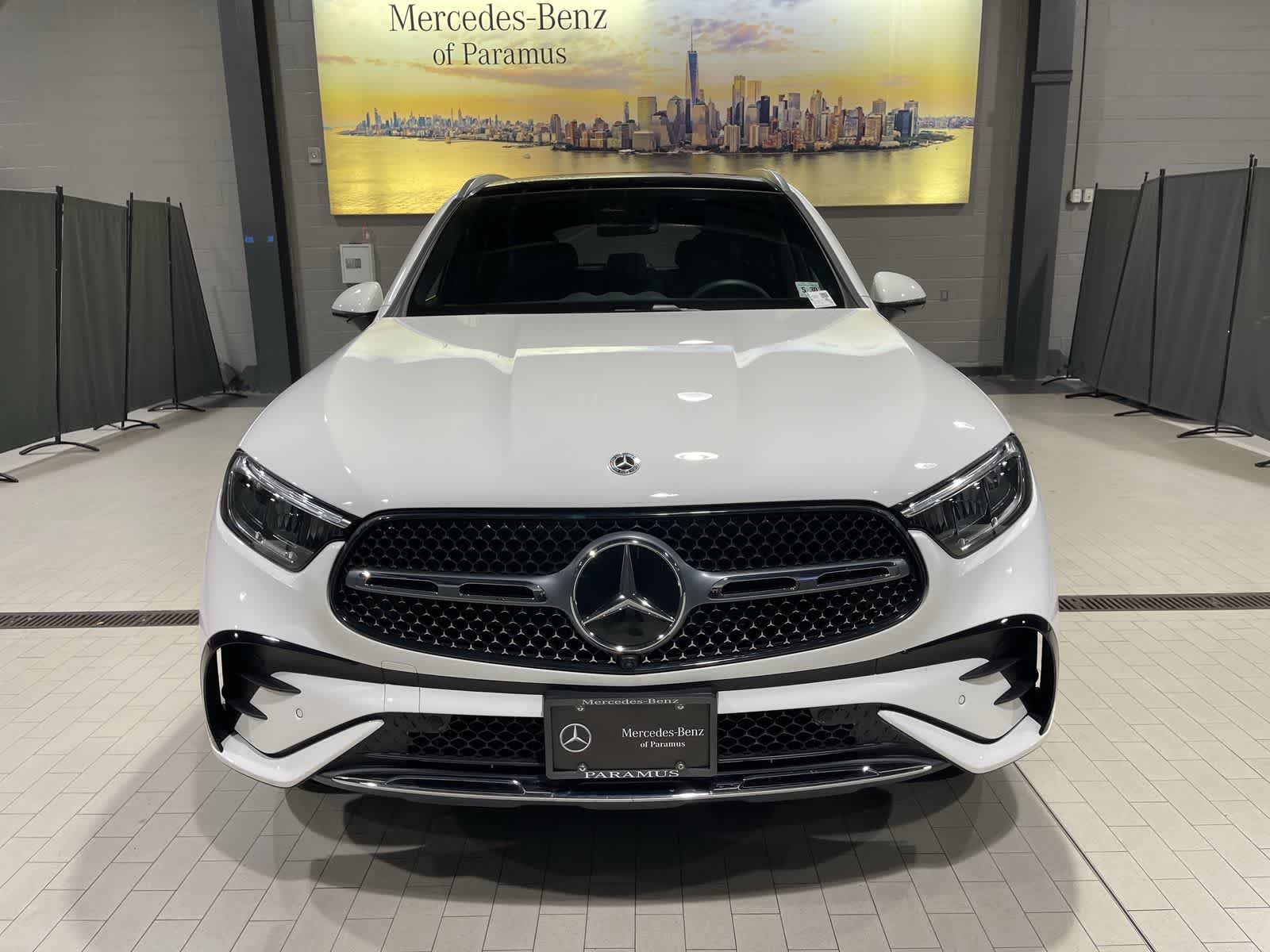 Thumbnail: 2025 Mercedes-Benz GLC - 18