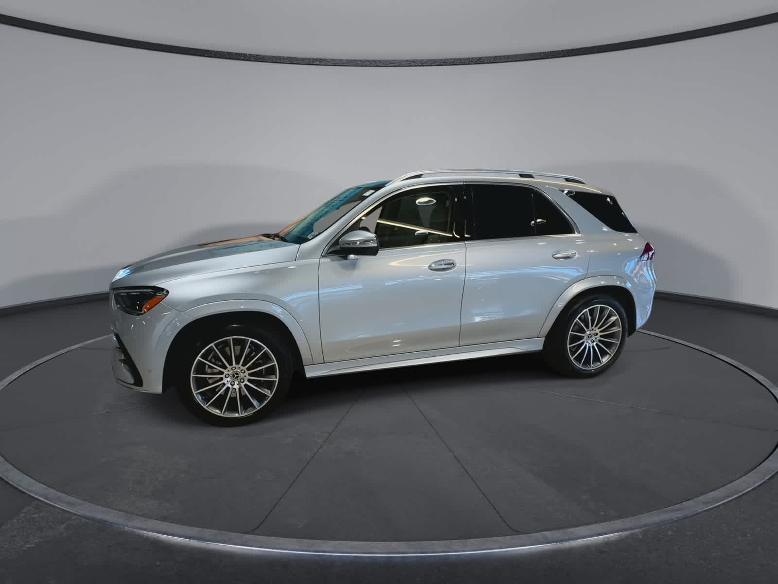 Thumbnail: 2025 Mercedes-Benz GLE - 6