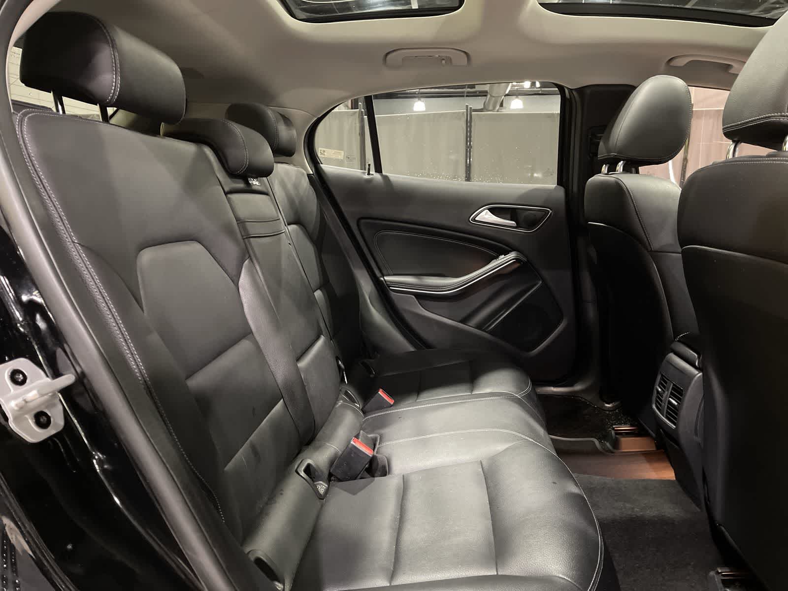 Thumbnail: 2017 Mercedes-Benz GLA - 25