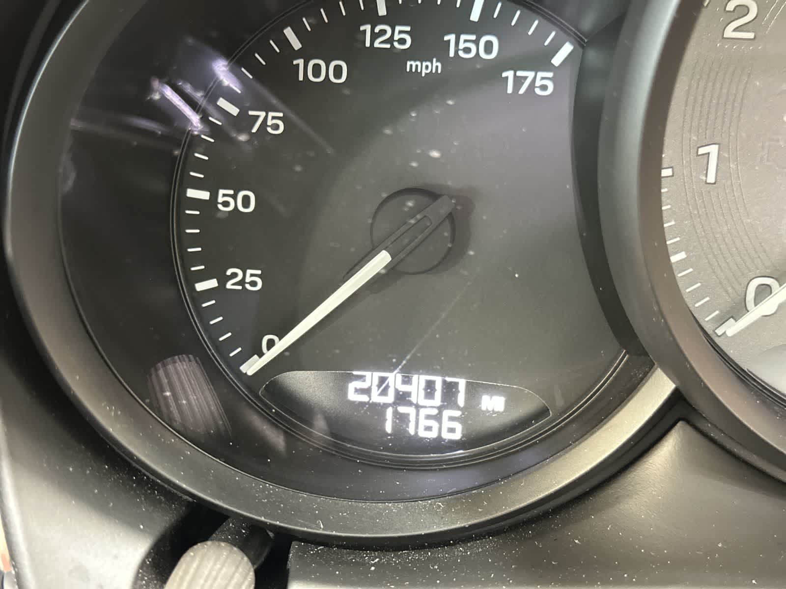 Thumbnail: 2023 Porsche Macan - 30