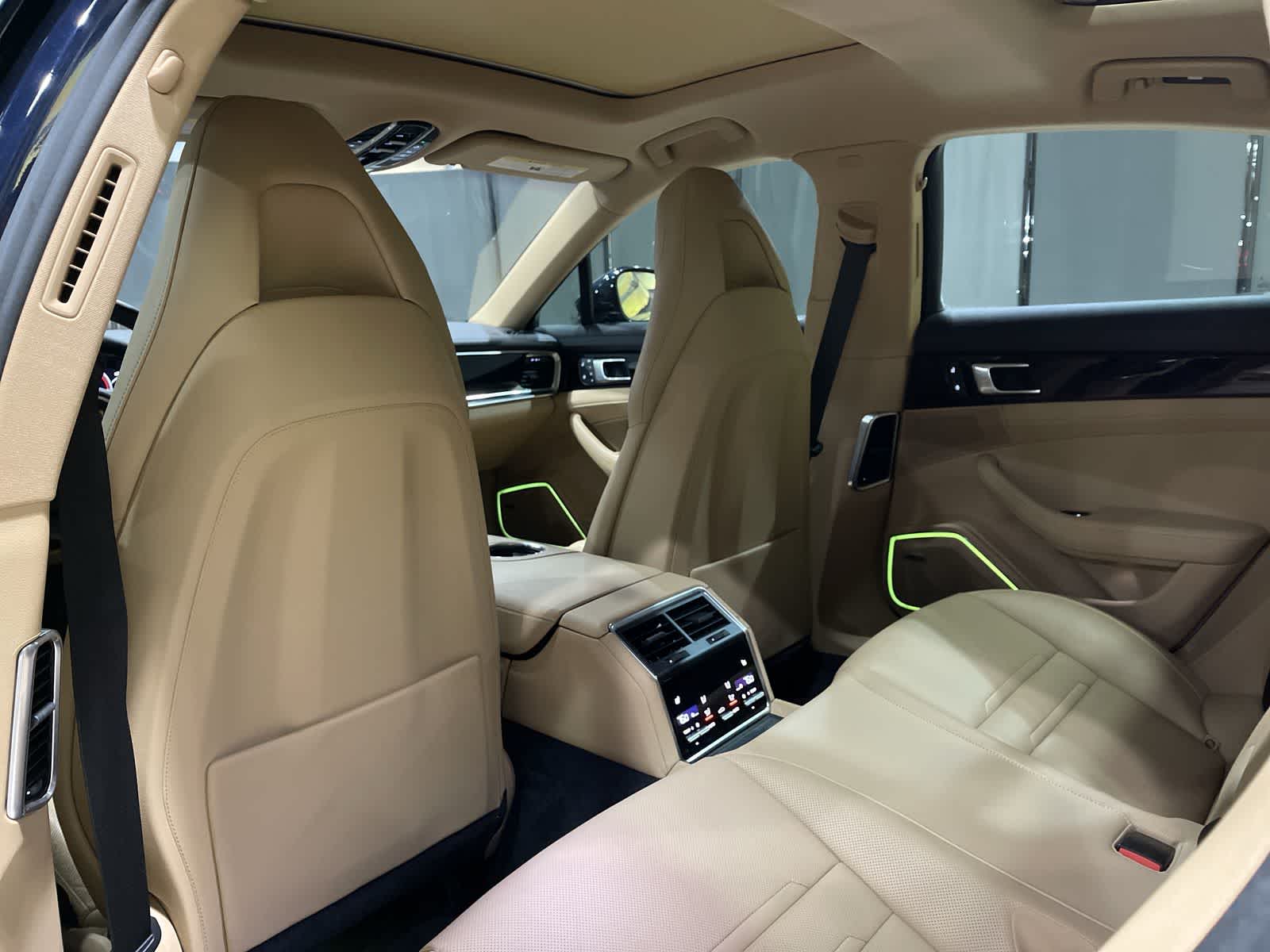 Thumbnail: 2022 Porsche Panamera - 24